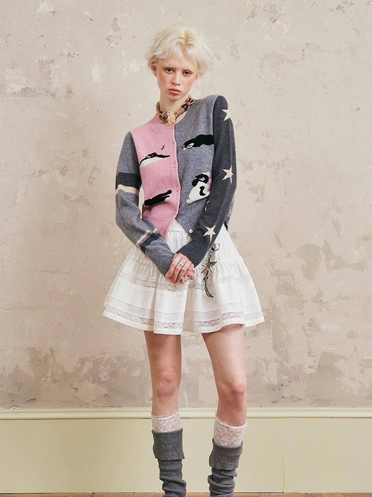 DIDDI MODA Elegant Lace Tiered Mini Skirt With Floral Detailing