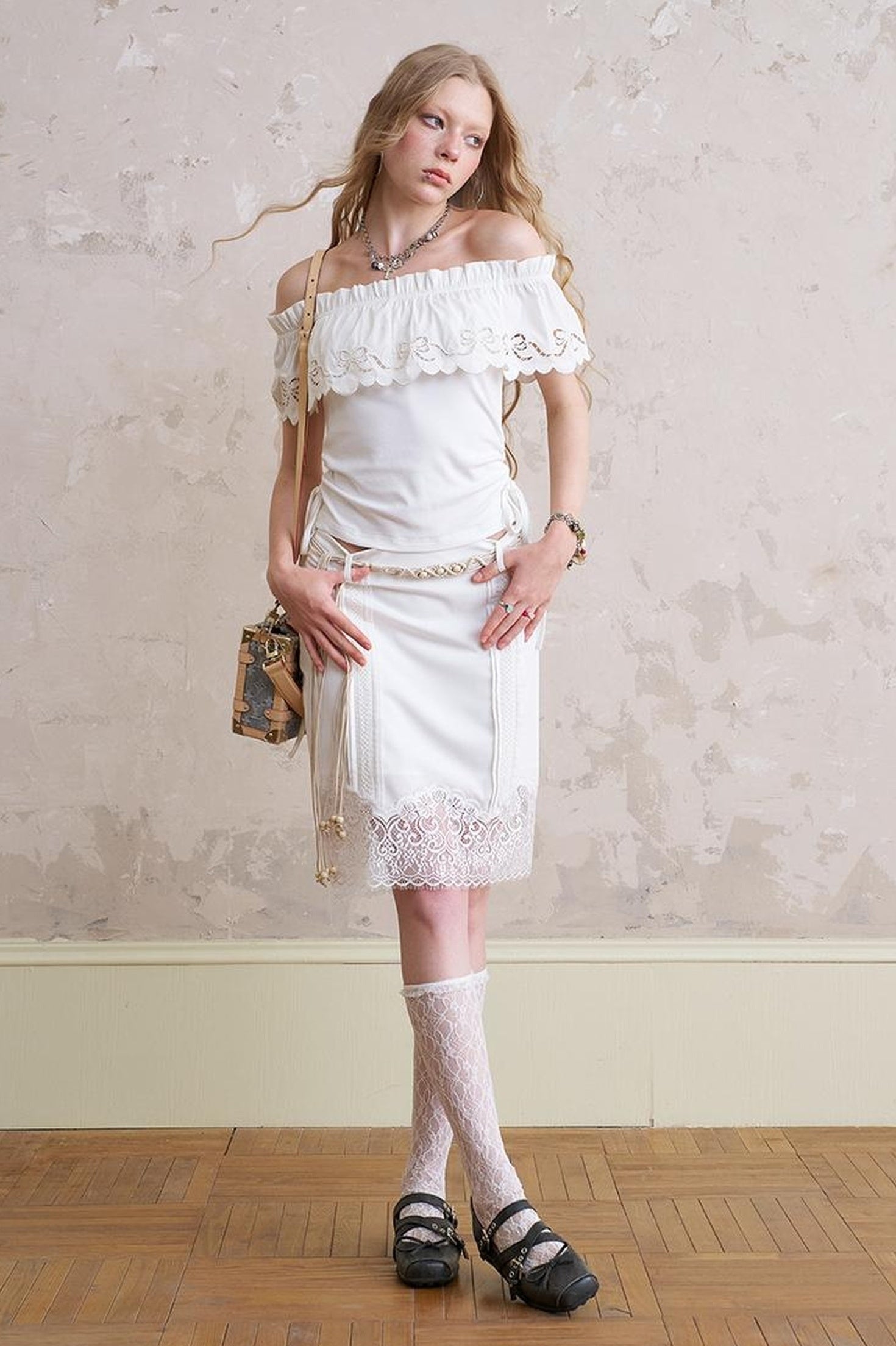 DIDDI MODA Elegant Lace Trimmed Tuck Skirt