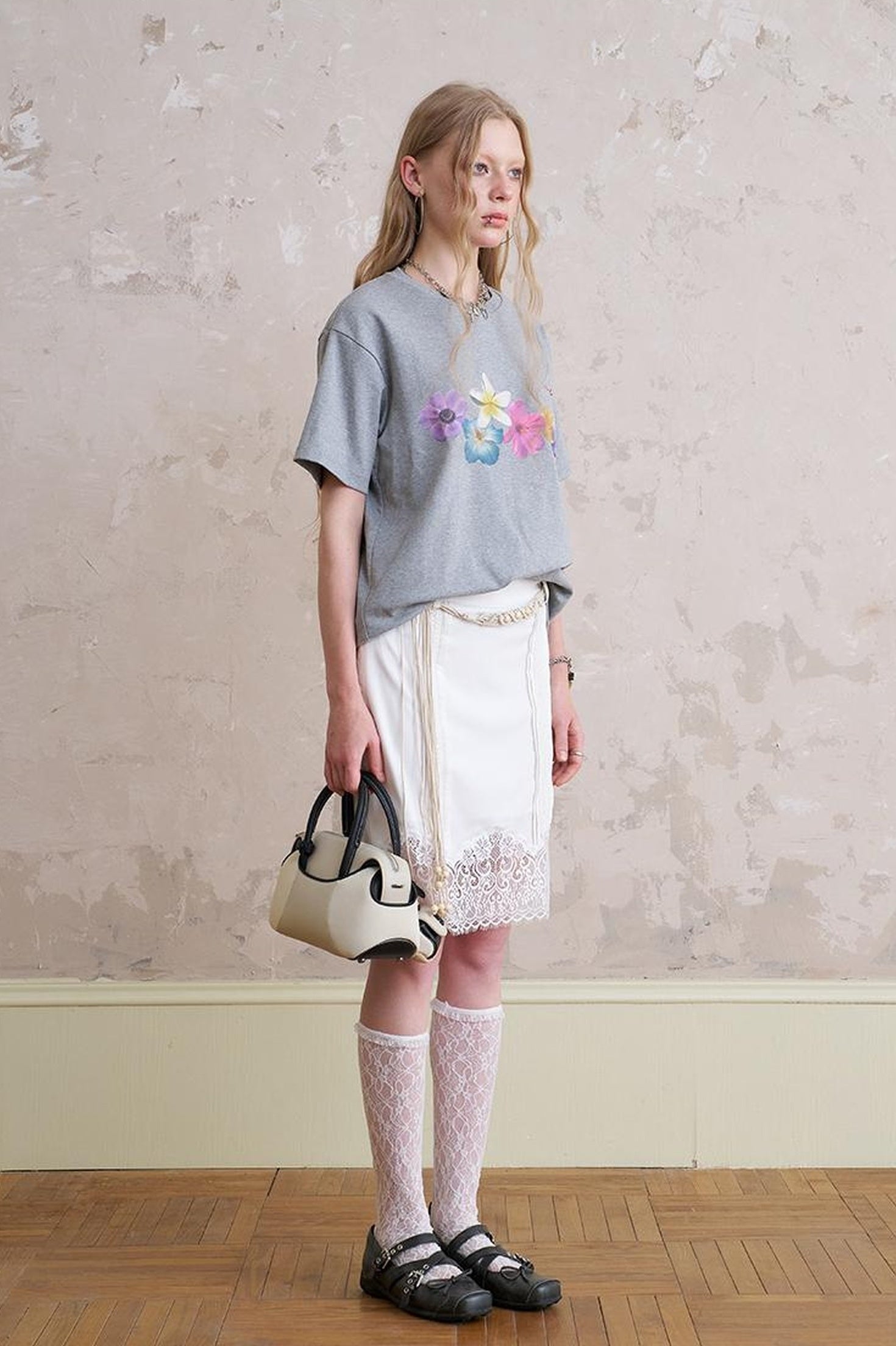 DIDDI MODA Elegant Lace Trimmed Tuck Skirt