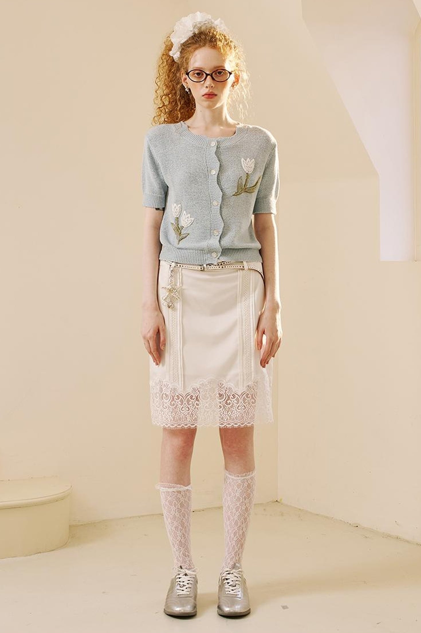 DIDDI MODA Elegant Lace Trimmed Tuck Skirt