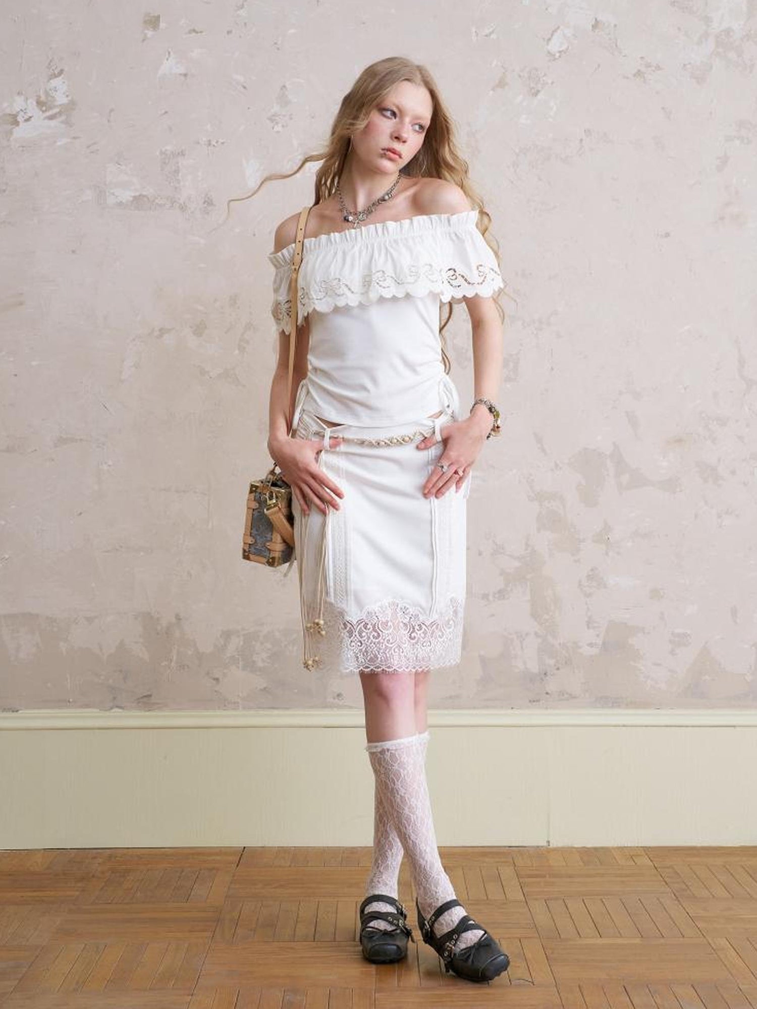 DIDDI MODA Elegant Lace Trimmed Tuck Skirt