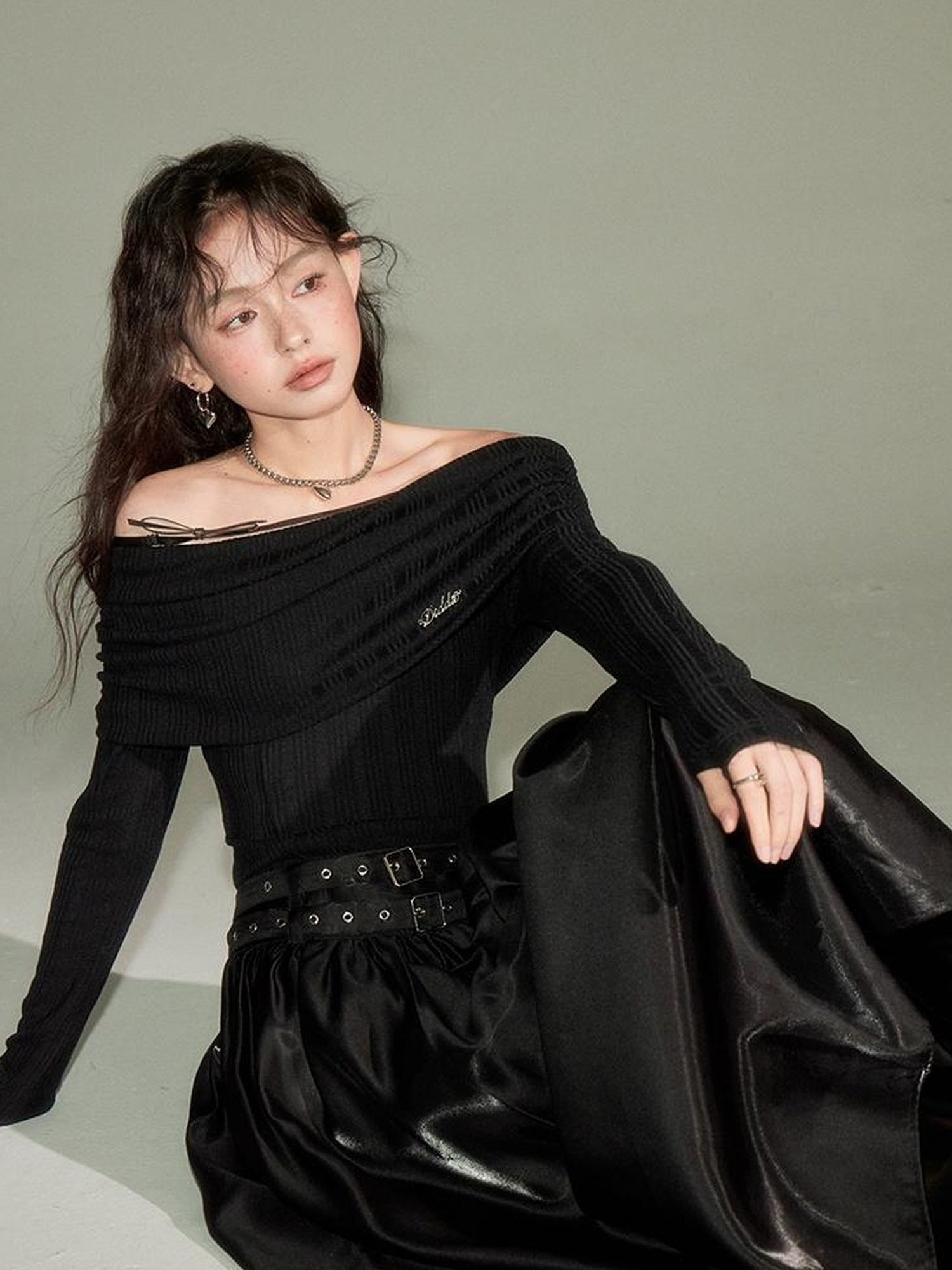 DIDDI MODA Elegant Off Shoulder Bow Dress With Metallic Belt