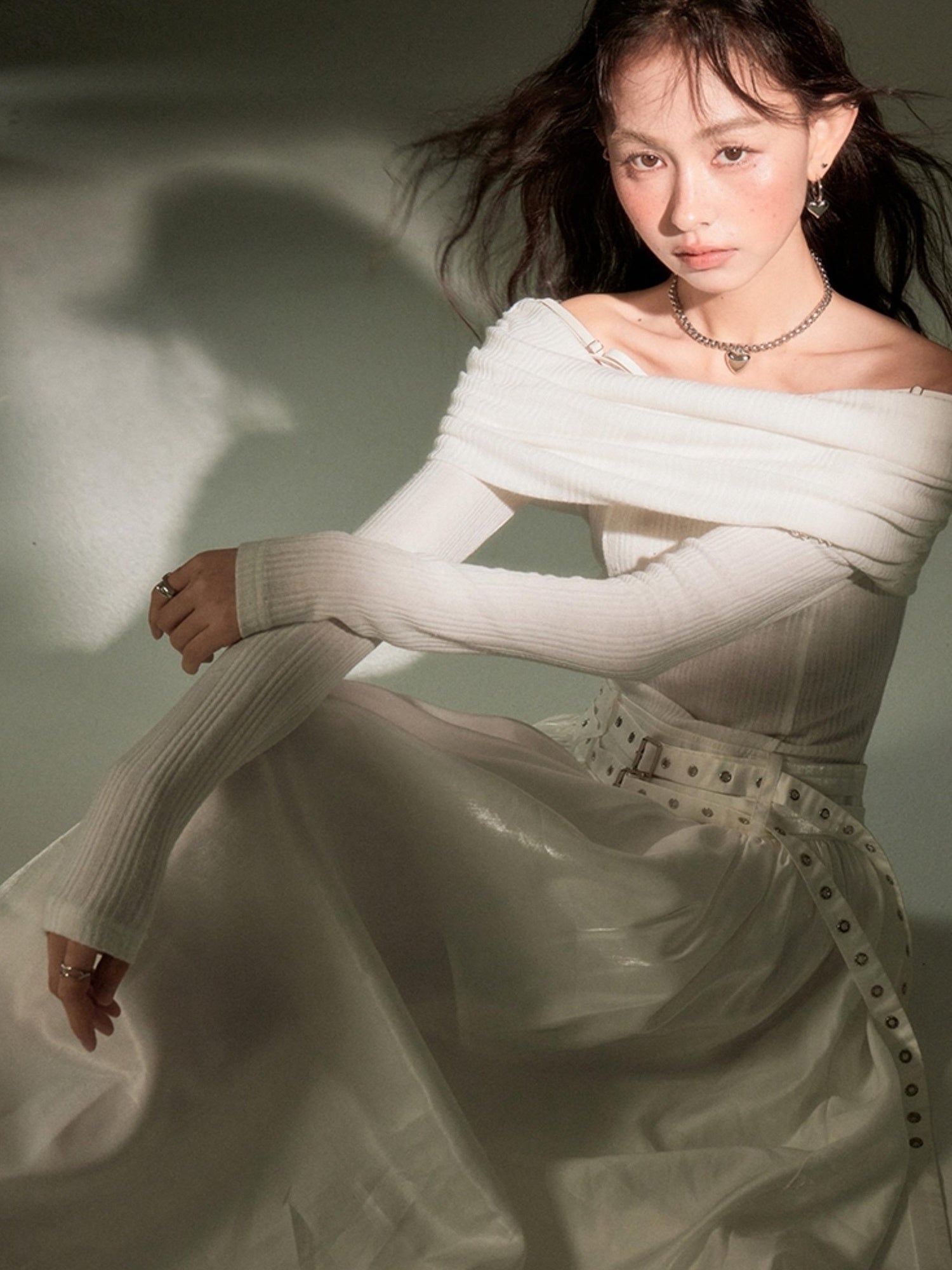 DIDDI MODA Elegant Off Shoulder Bow Dress With Metallic Belt