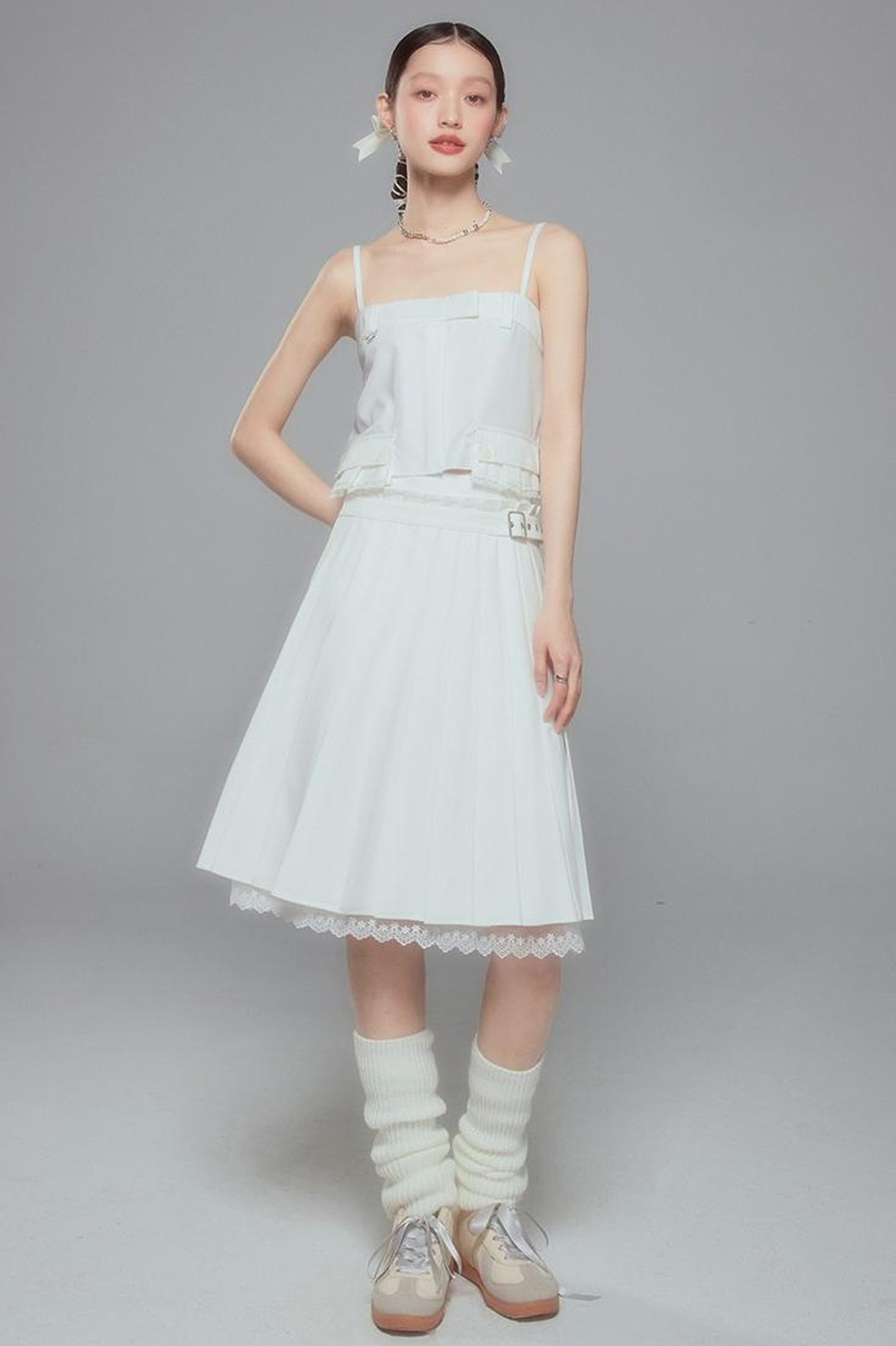 DIDDI MODA Elegant Pleated Skirt With Floral Hem A Line Silhouette