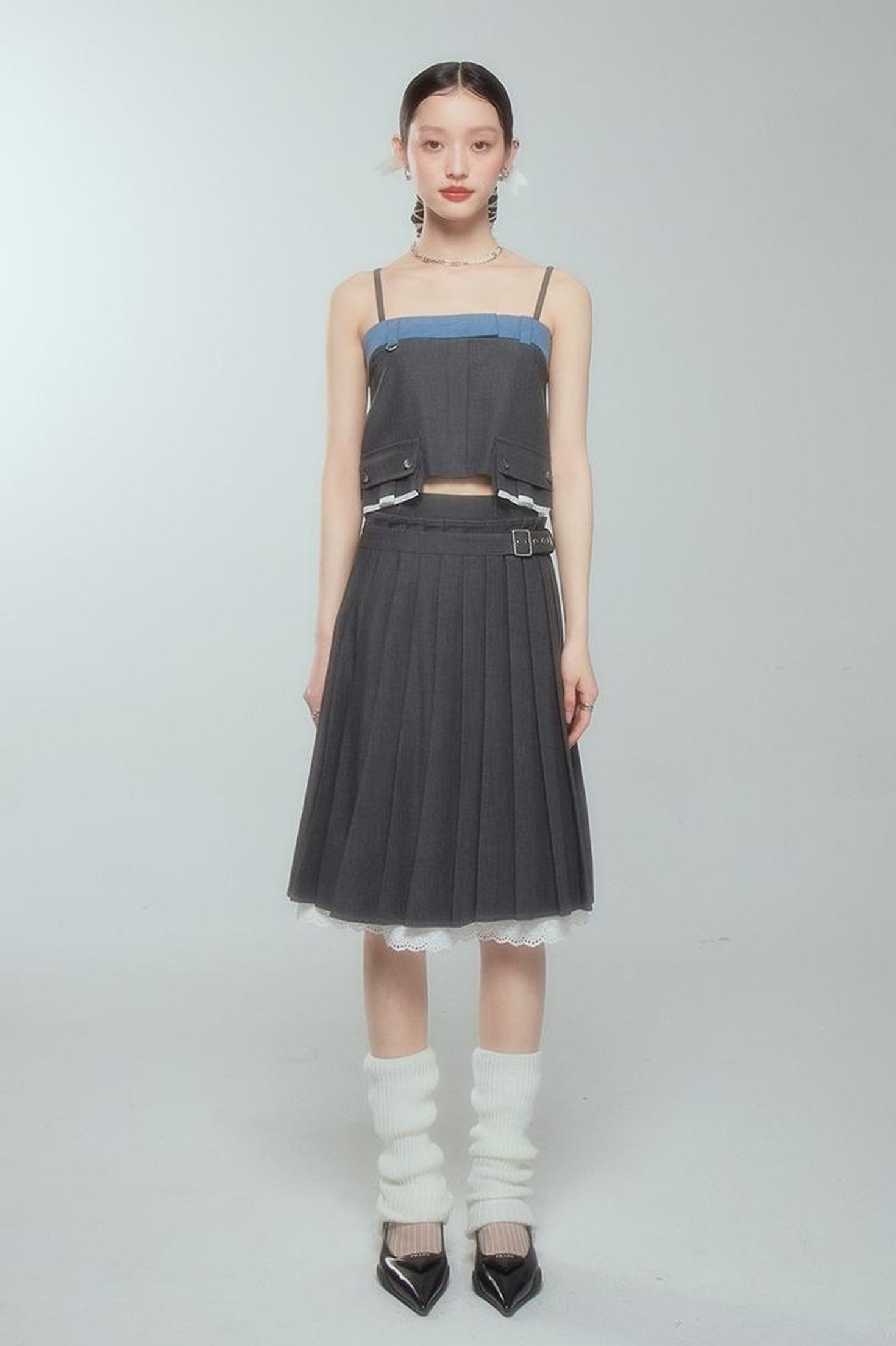 DIDDI MODA Elegant Pleated Skirt With Floral Hem A Line Silhouette