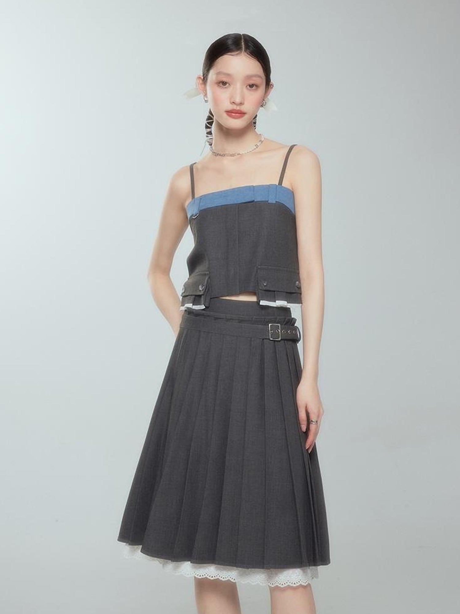 DIDDI MODA Elegant Pleated Skirt With Floral Hem A Line Silhouette
