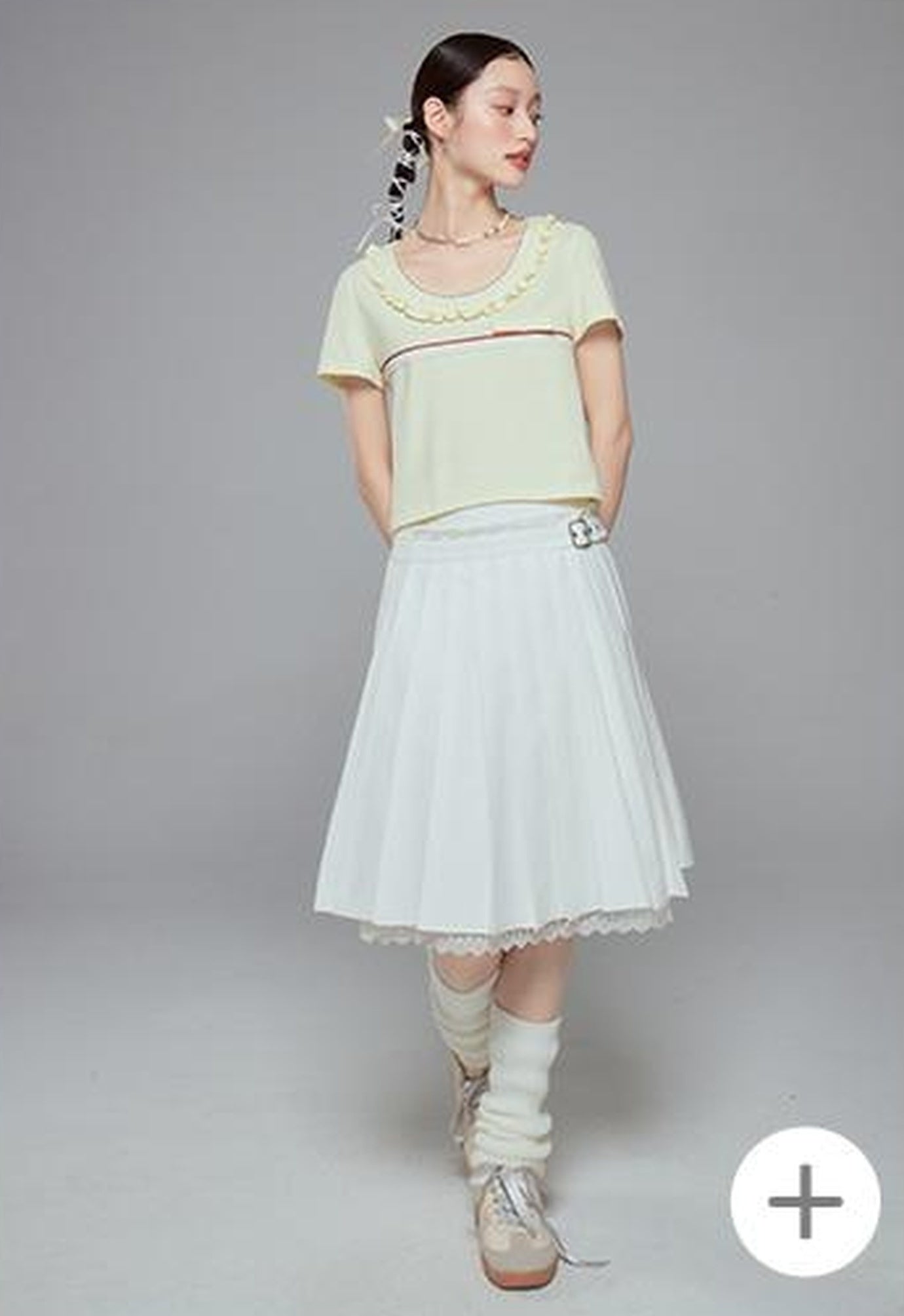 DIDDI MODA Elegant Pleated Skirt With Floral Hem A Line Silhouette