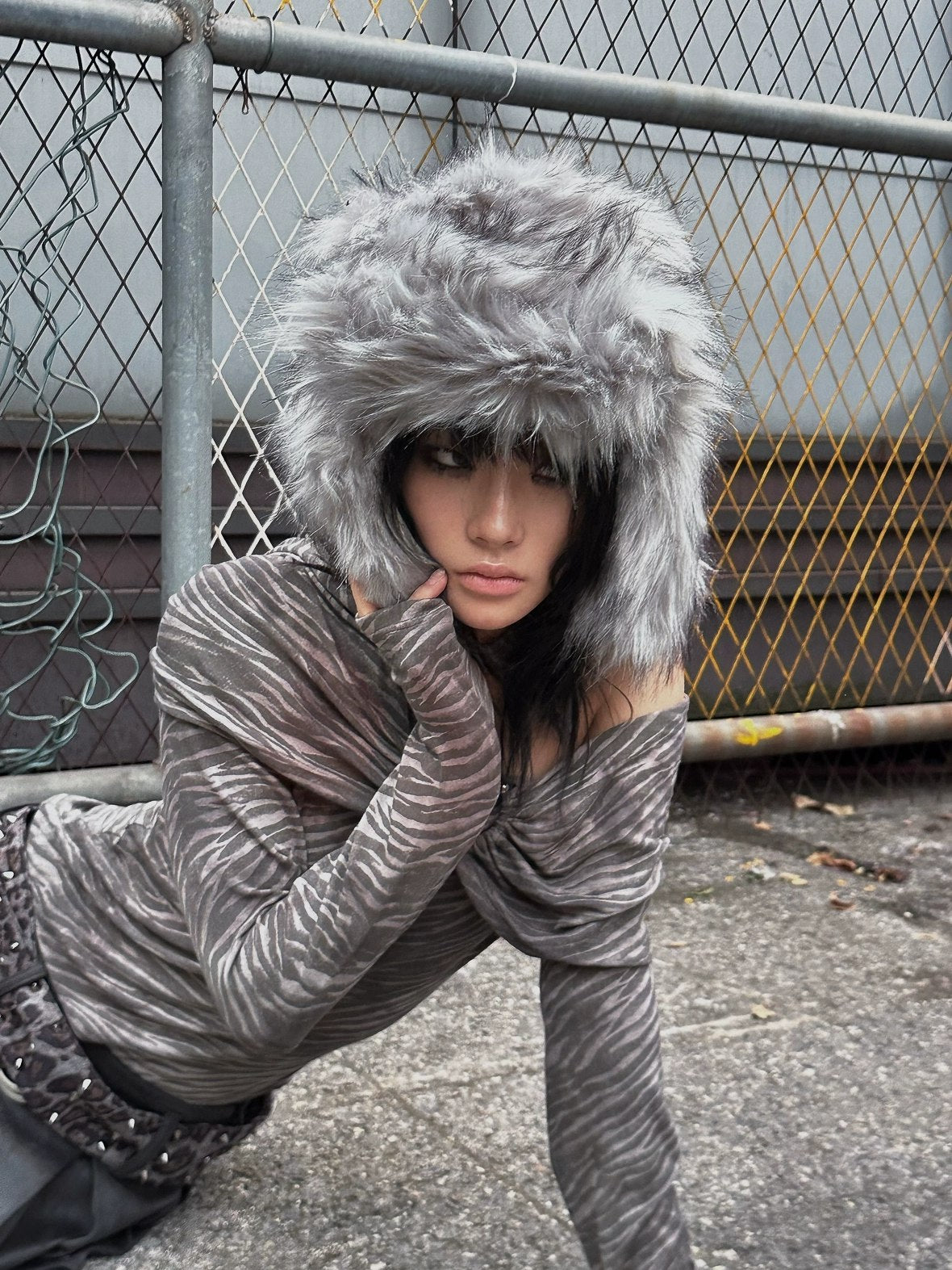 FULLTIDE 100% Cotton Cropped Scarf Collar Cool Long Sleeve Women Taupe Gray T-Shirt