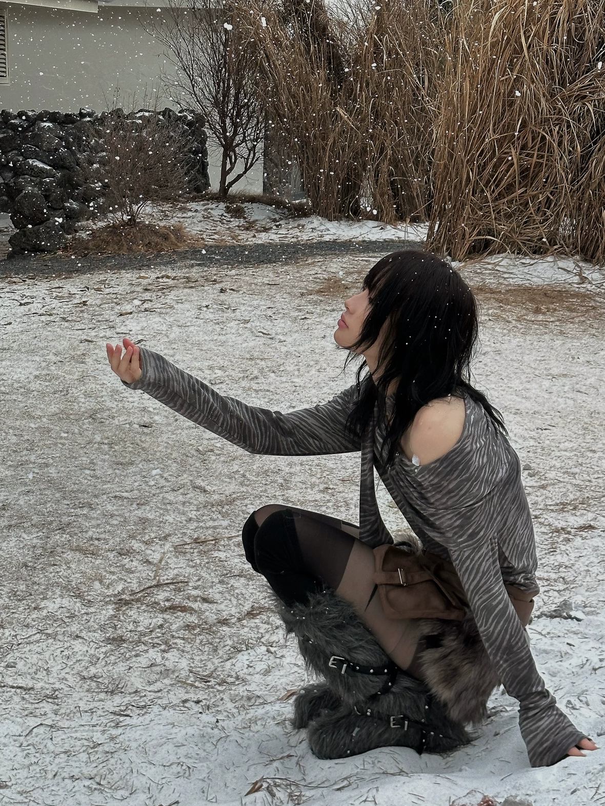 FULLTIDE 100% Cotton Cropped Scarf Collar Cool Long Sleeve Women Taupe Gray T-Shirt