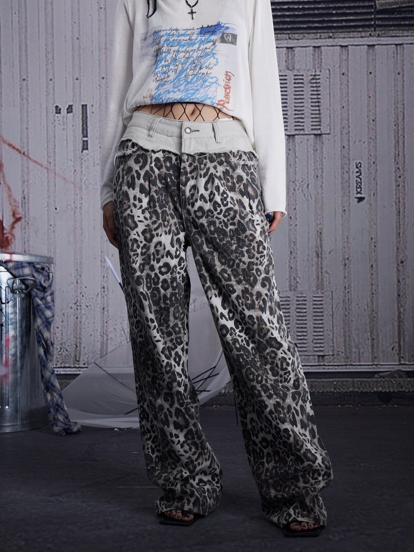FULLTIDE_Ash_Gray_Leopard_Print_Original_Straight_Leg_Low_Rise_Women_Cotton_Pants_MISSTT