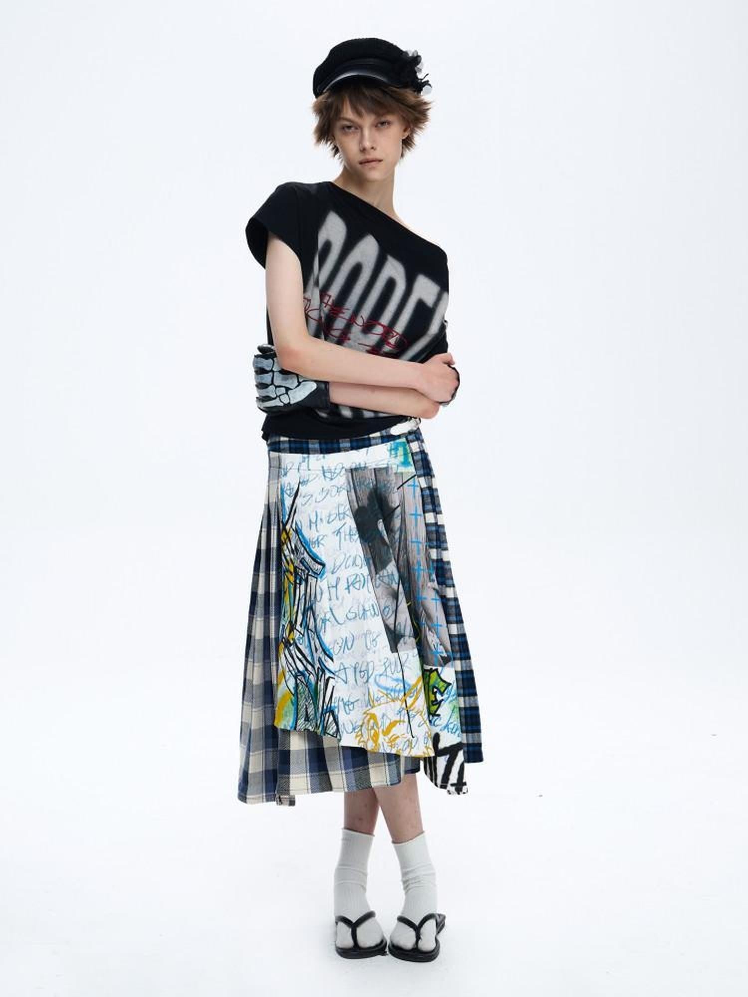 FULLTIDE Asymmetric Plaid Patchwork Graffiti Print Pleated Cotton Women&