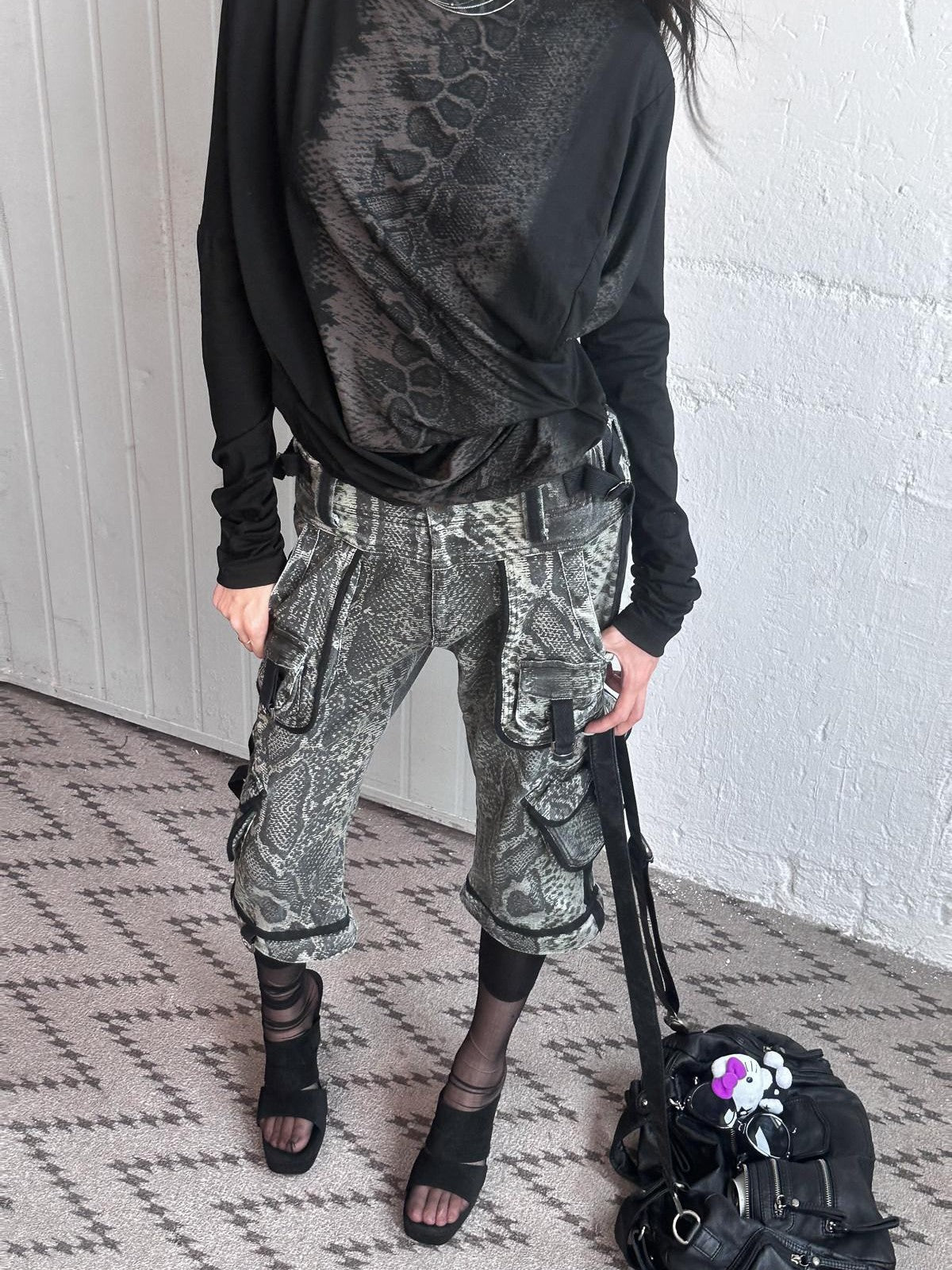 FULLTIDE Black Irregular Snake Print Neck Women&