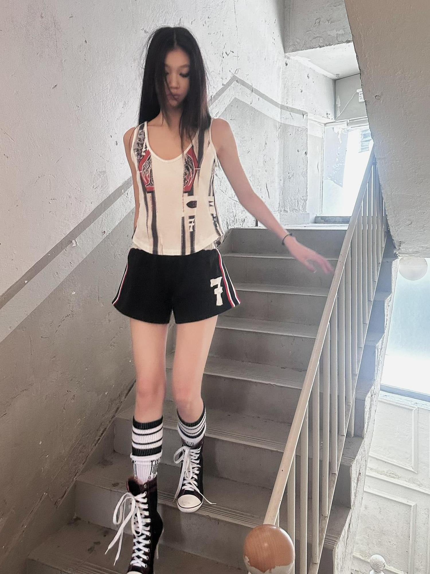 FULLTIDE Comfort Cushioned High Crew Unisex One Size Black White Pack Socks