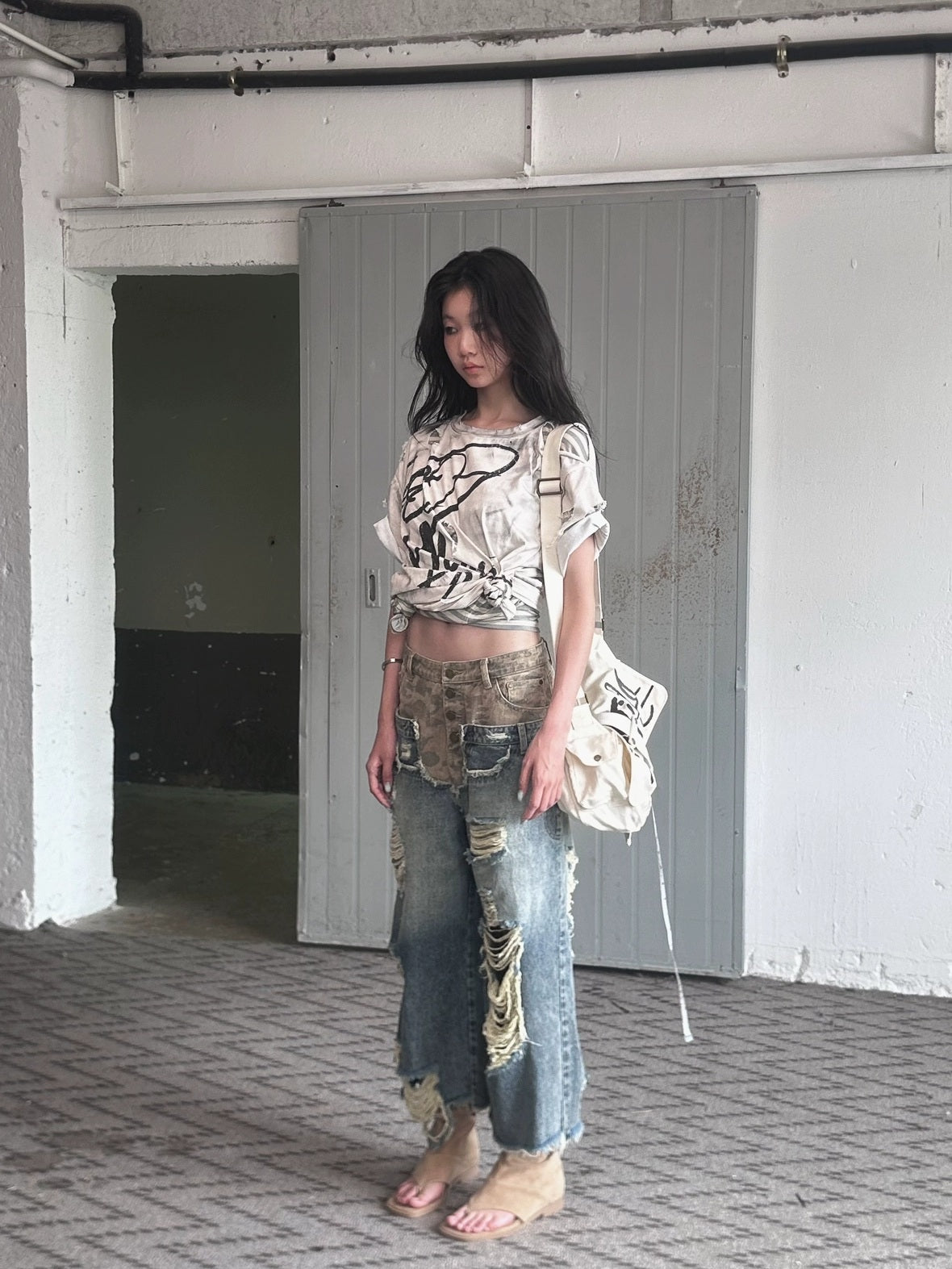 FULLTIDE Durable Deconstructed Patchwork Low Waist Ripped Camo Denim Relaxed Button Jeans