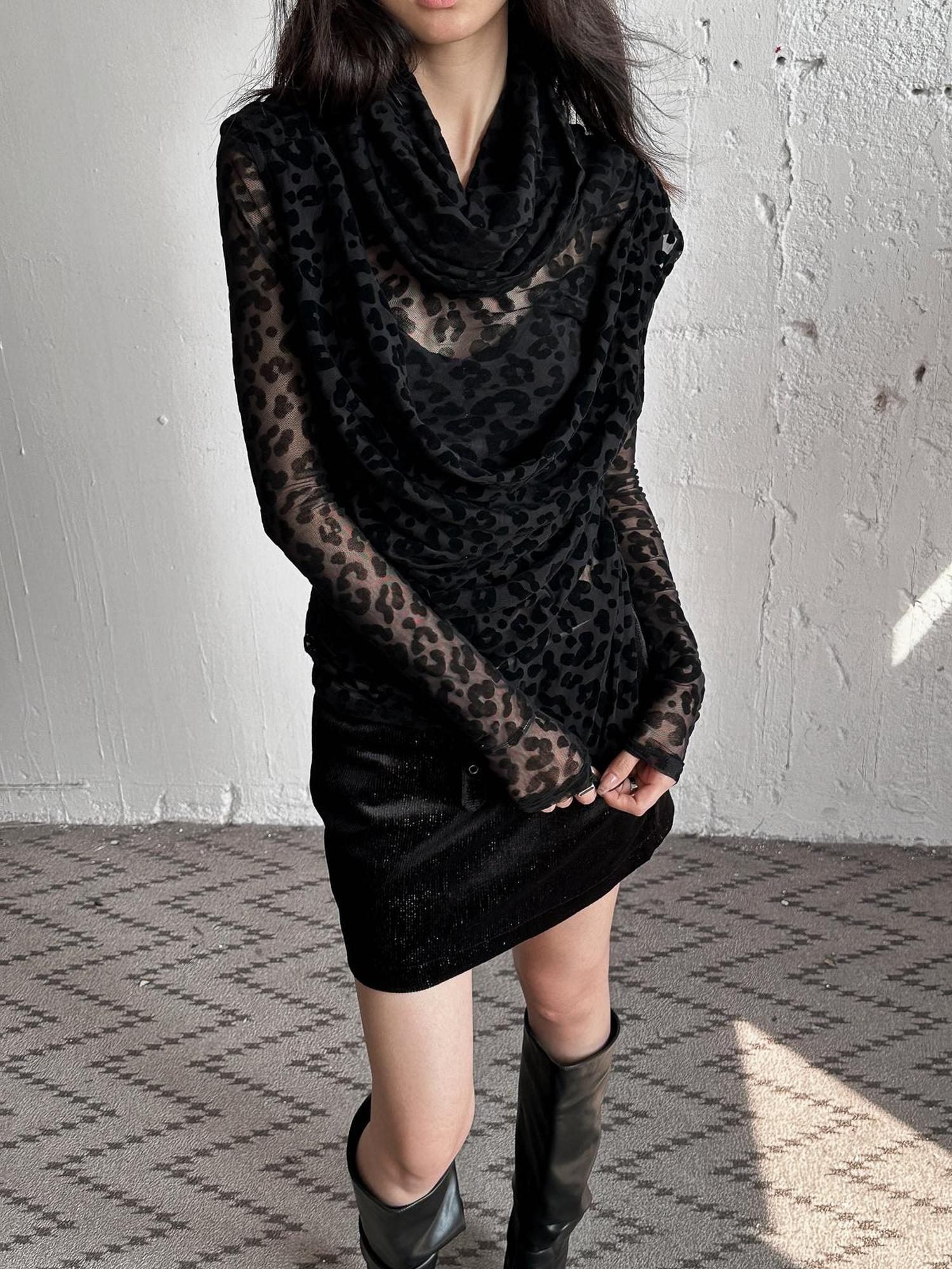 FULLTIDE Original Design Cropped One Shoulder Solid Flocked Women Black Two Piece T-Shirt