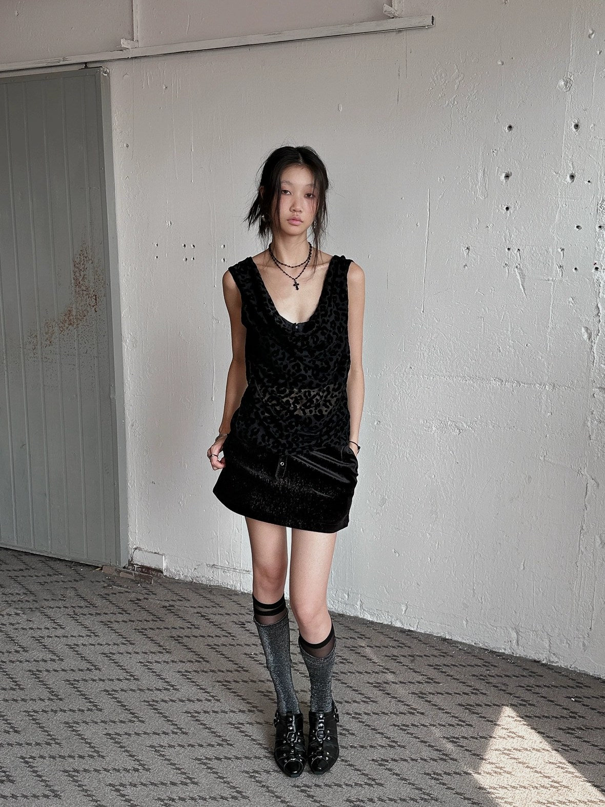 FULLTIDE Original Design Cropped One Shoulder Solid Flocked Women Black Two Piece T-Shirt