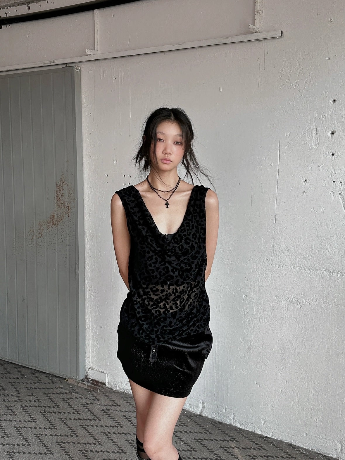 FULLTIDE Original Design Cropped One Shoulder Solid Flocked Women Black Two Piece T-Shirt