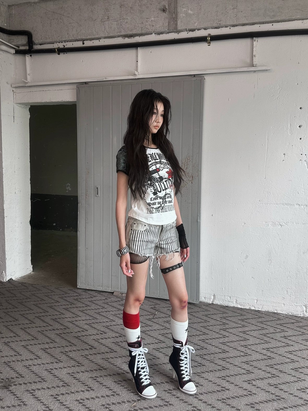 FULLTIDE Printed Cropped Sexy Youth Round Neck Cotton Spandex Women Black Gray T-Shirt