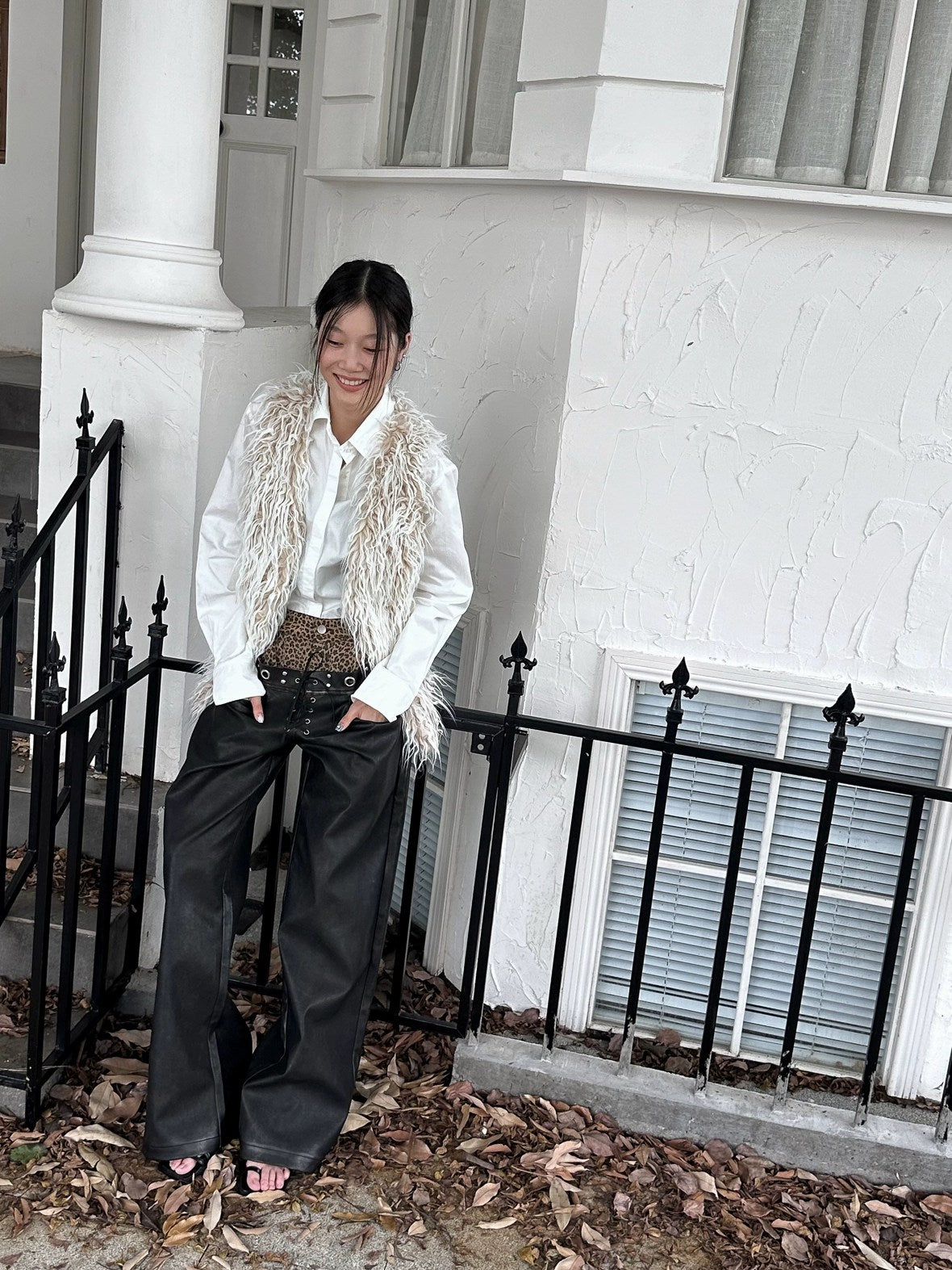 FULLTIDE Soft Faux Fur V Neck Cropped Street Style Women Grey White Khaki Gradient Vest