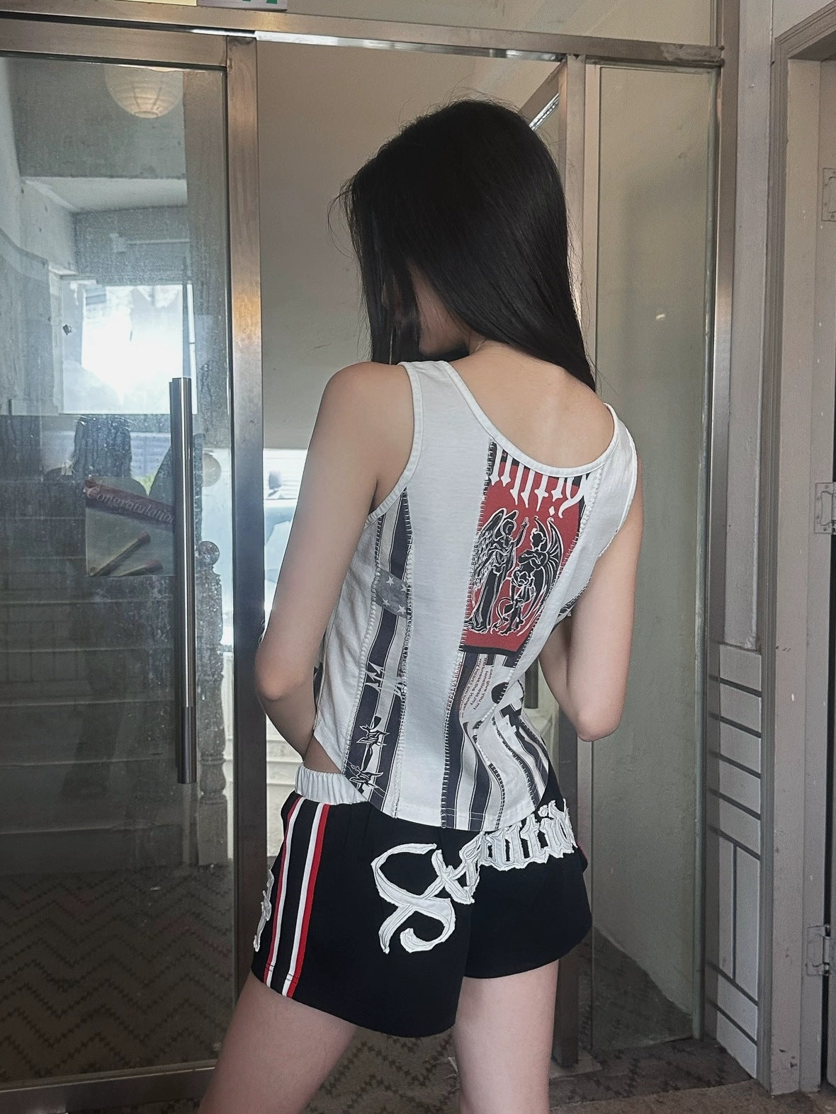 FULLTIDE Stretch Cotton Natural Waist Slight Flare Original Design Women Black Red Shorts