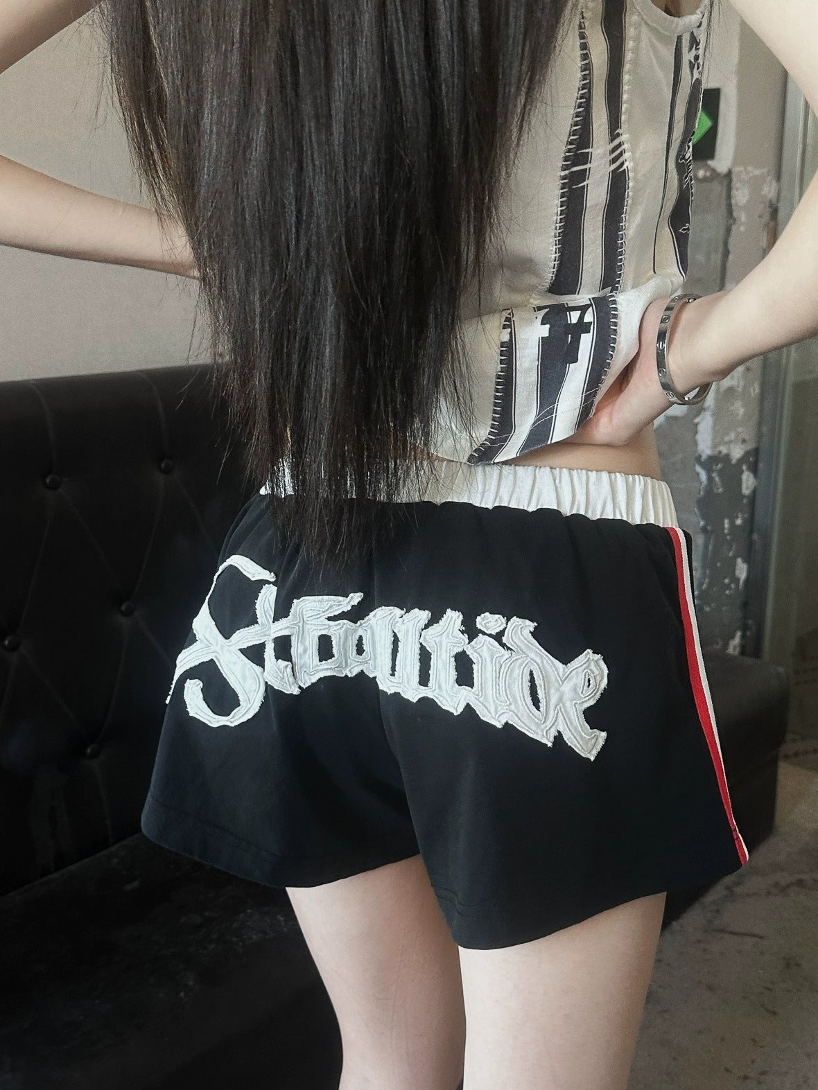 FULLTIDE Stretch Cotton Natural Waist Slight Flare Original Design Women Black Red Shorts