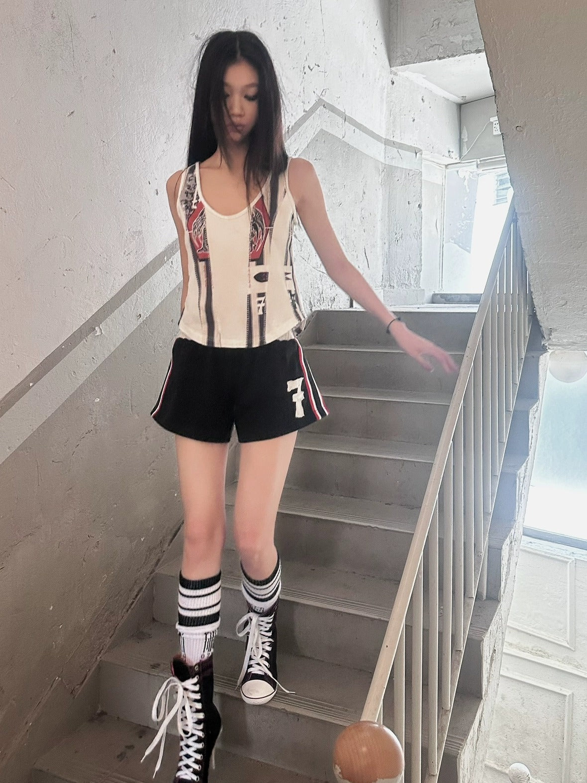 FULLTIDE Stretch Cotton Natural Waist Slight Flare Original Design Women Black Red Shorts