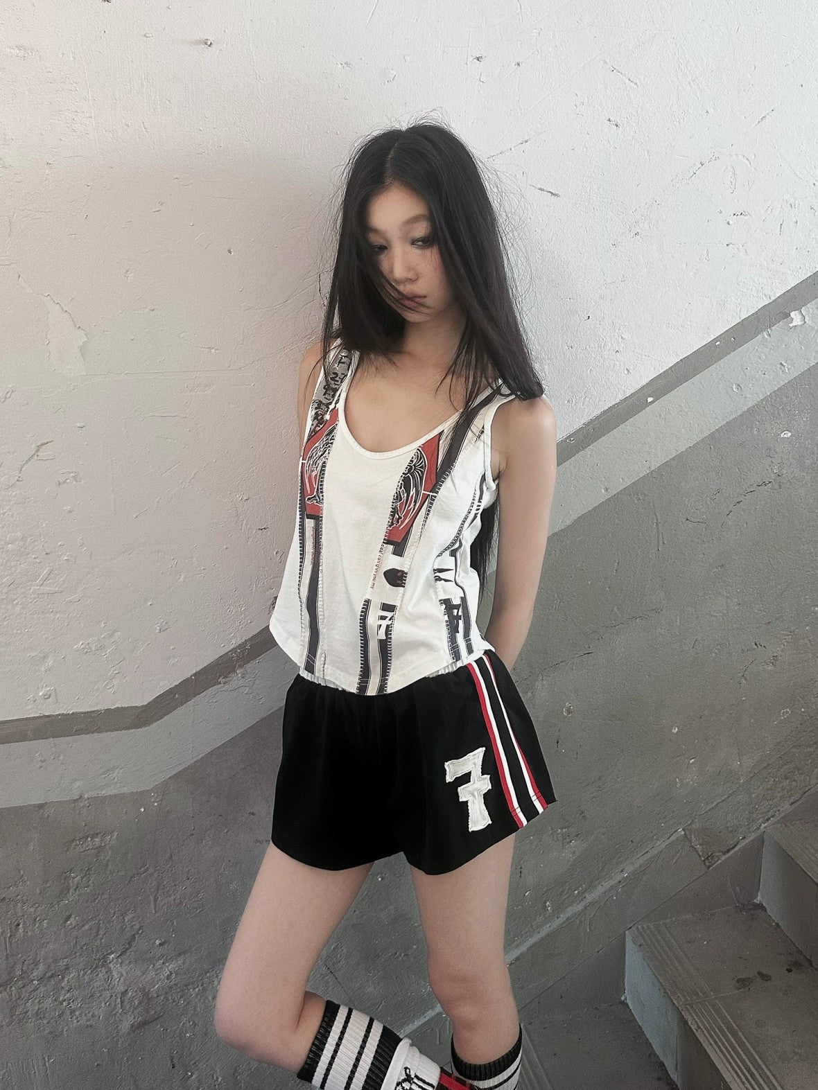 FULLTIDE Stretch Cotton Natural Waist Slight Flare Original Design Women Black Red Shorts