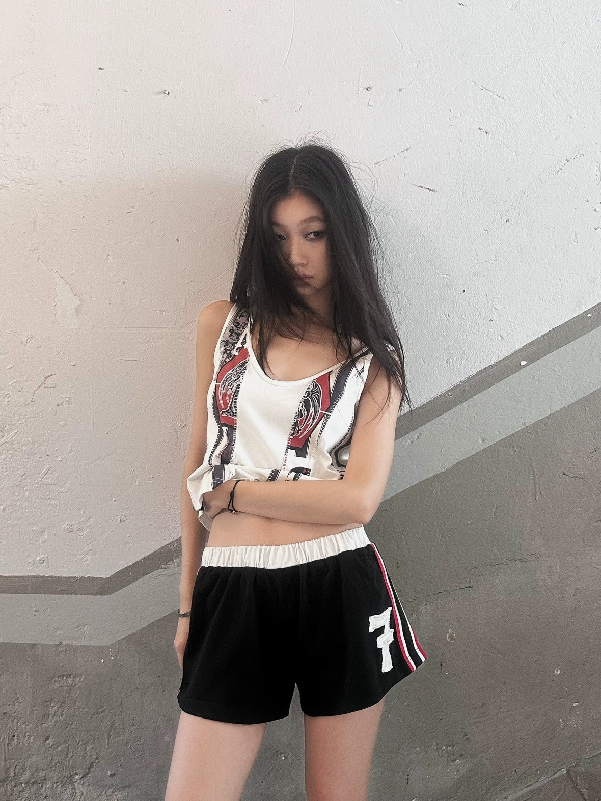 FULLTIDE Stretch Cotton Natural Waist Slight Flare Original Design Women Black Red Shorts