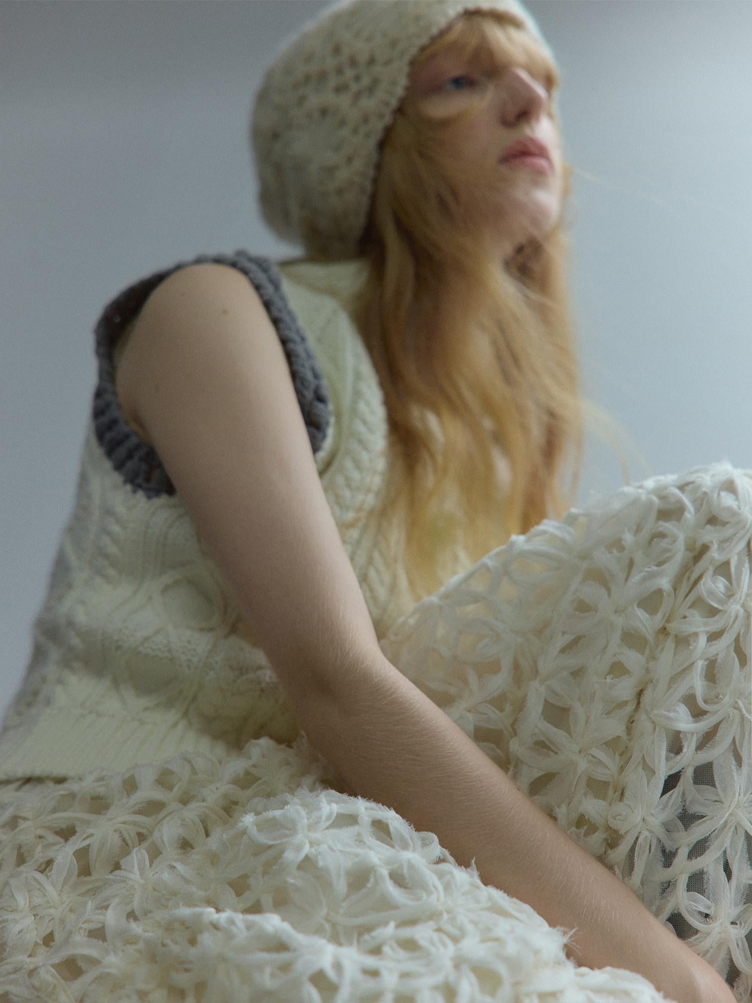 FUSSED Almond White Cutout Floral Heavy 3d Spliced Women&