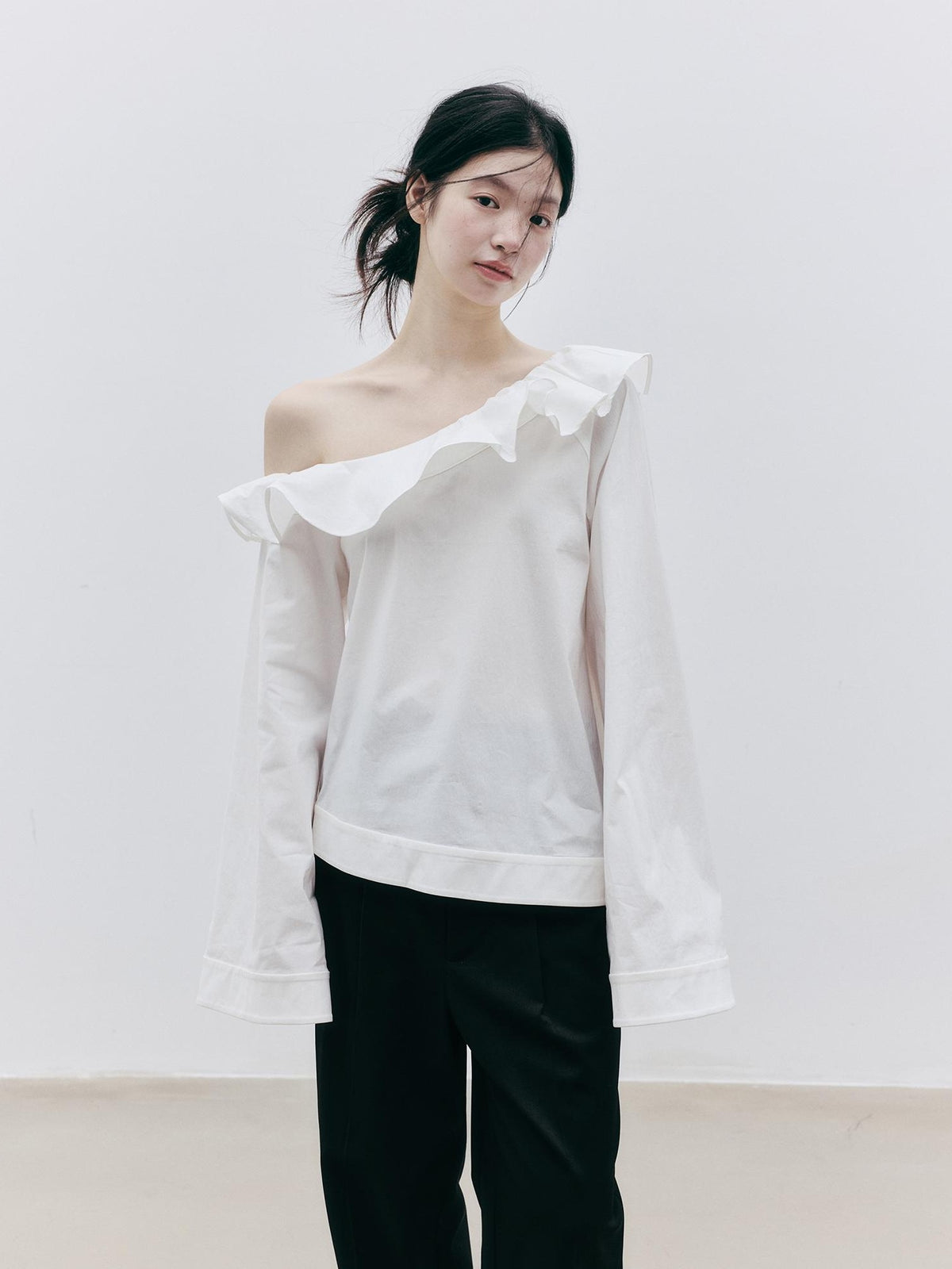 FUSSED Asymmetric Ruffle 3d Cut Flared Sleeve Cotton Women&