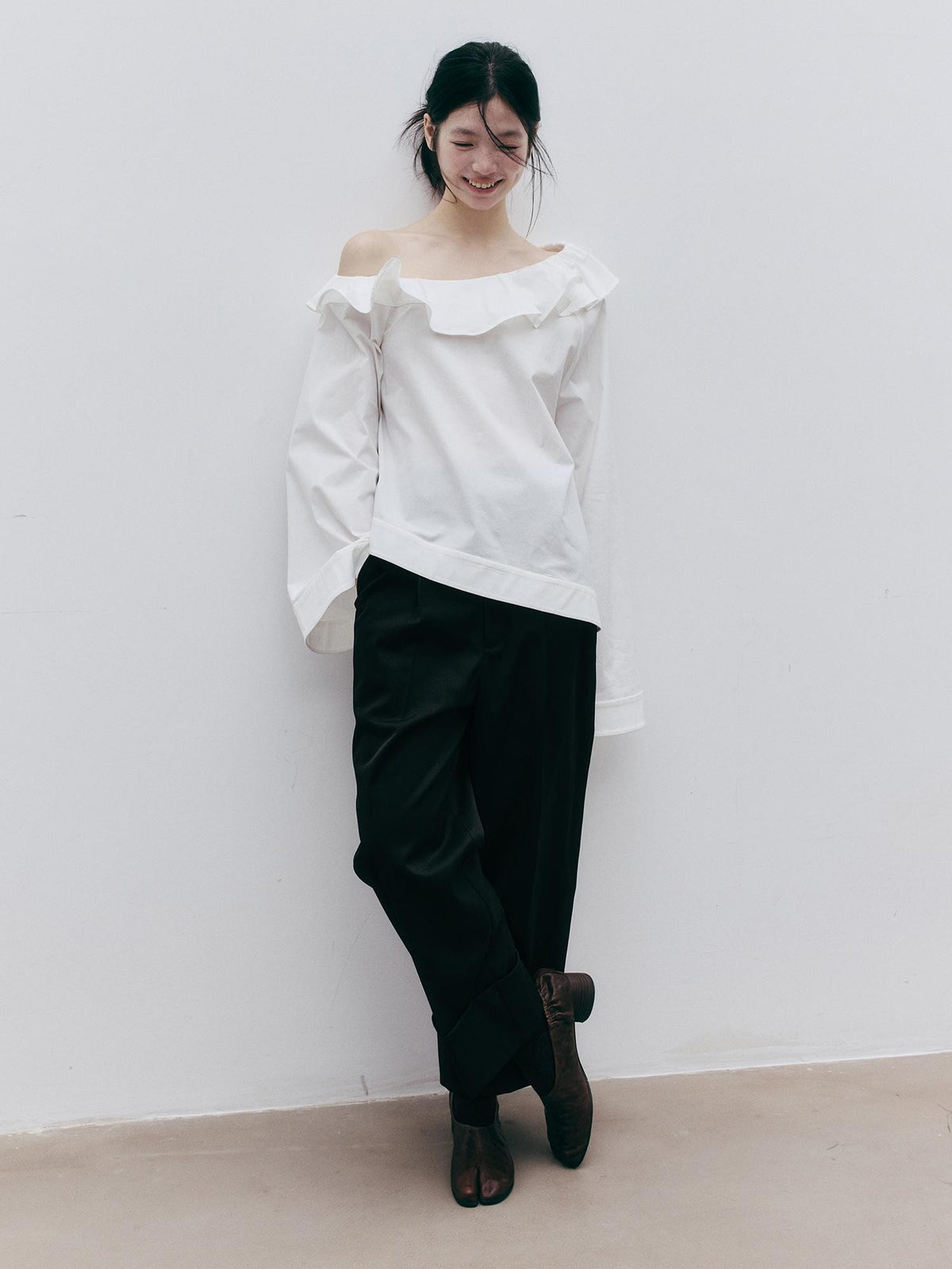 FUSSED Asymmetric Ruffle 3d Cut Flared Sleeve Cotton Women&