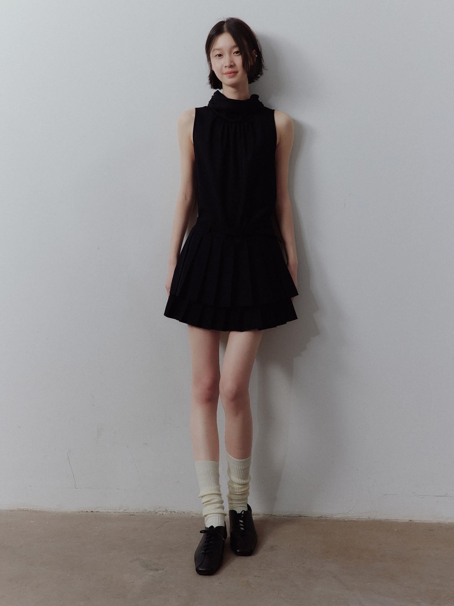 FUSSED Classic Black Layered Splice Double Pleat Tie Women&