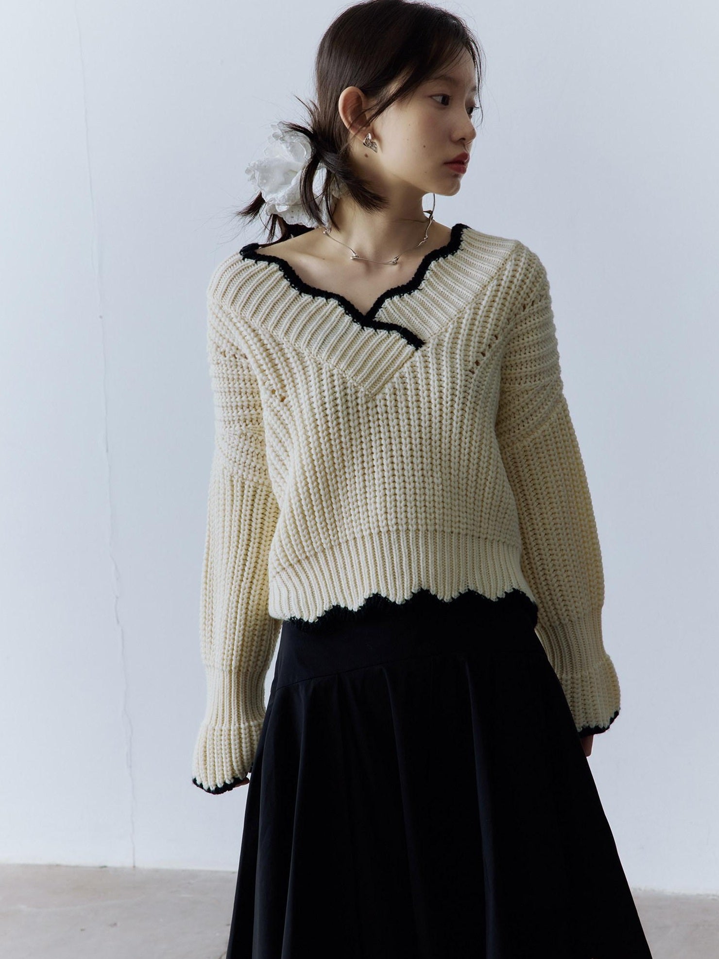FUSSED Cozy V-ceck Oversized Color Block Knit For Women Citywalk Long Sleeve Sweater