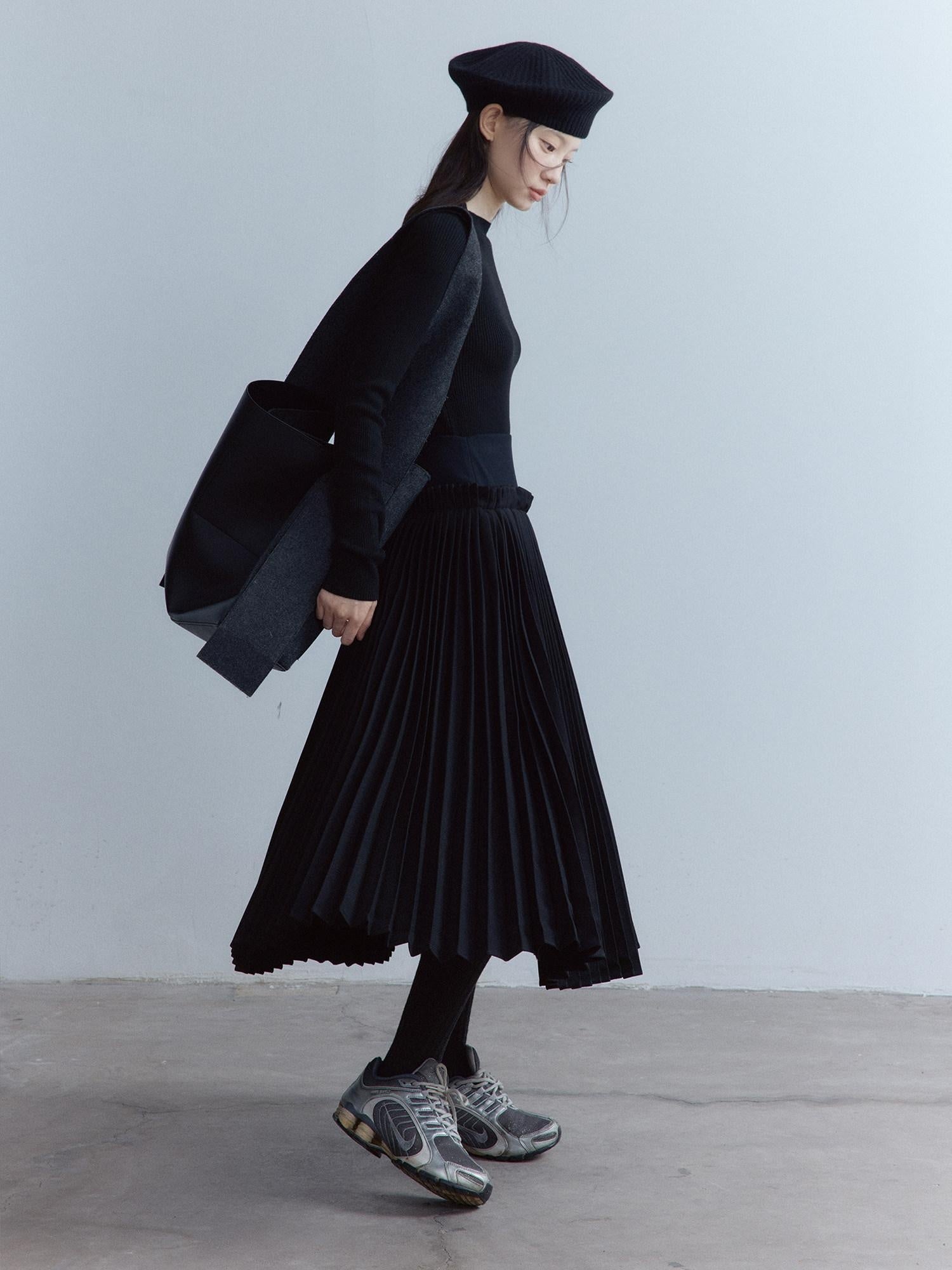 FUSSED Elastic Waist Pleated Panel Casual Flared Hem For Women Daily Black Maxi Skirt