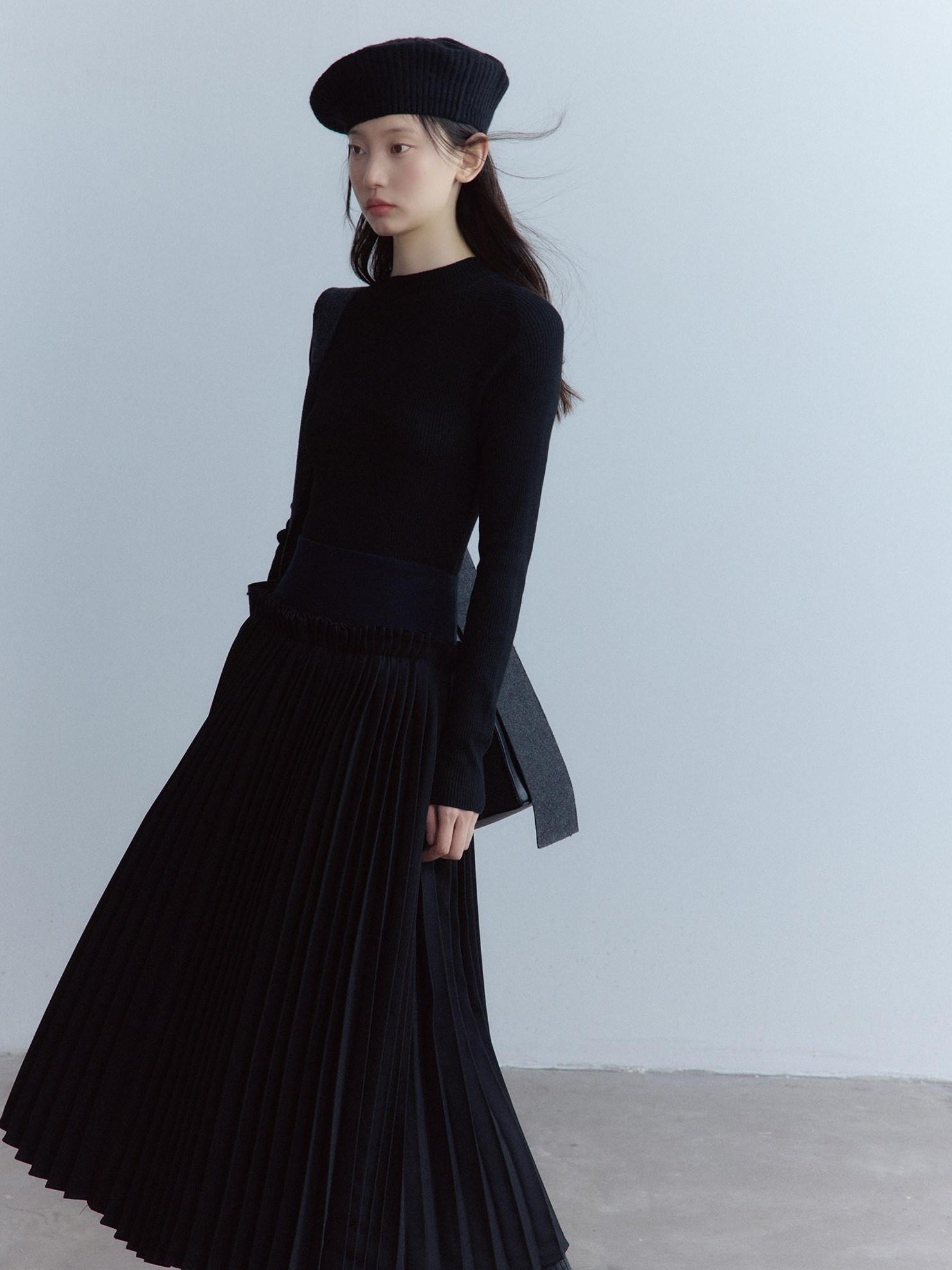 FUSSED Elastic Waist Pleated Panel Casual Flared Hem For Women Daily Black Maxi Skirt