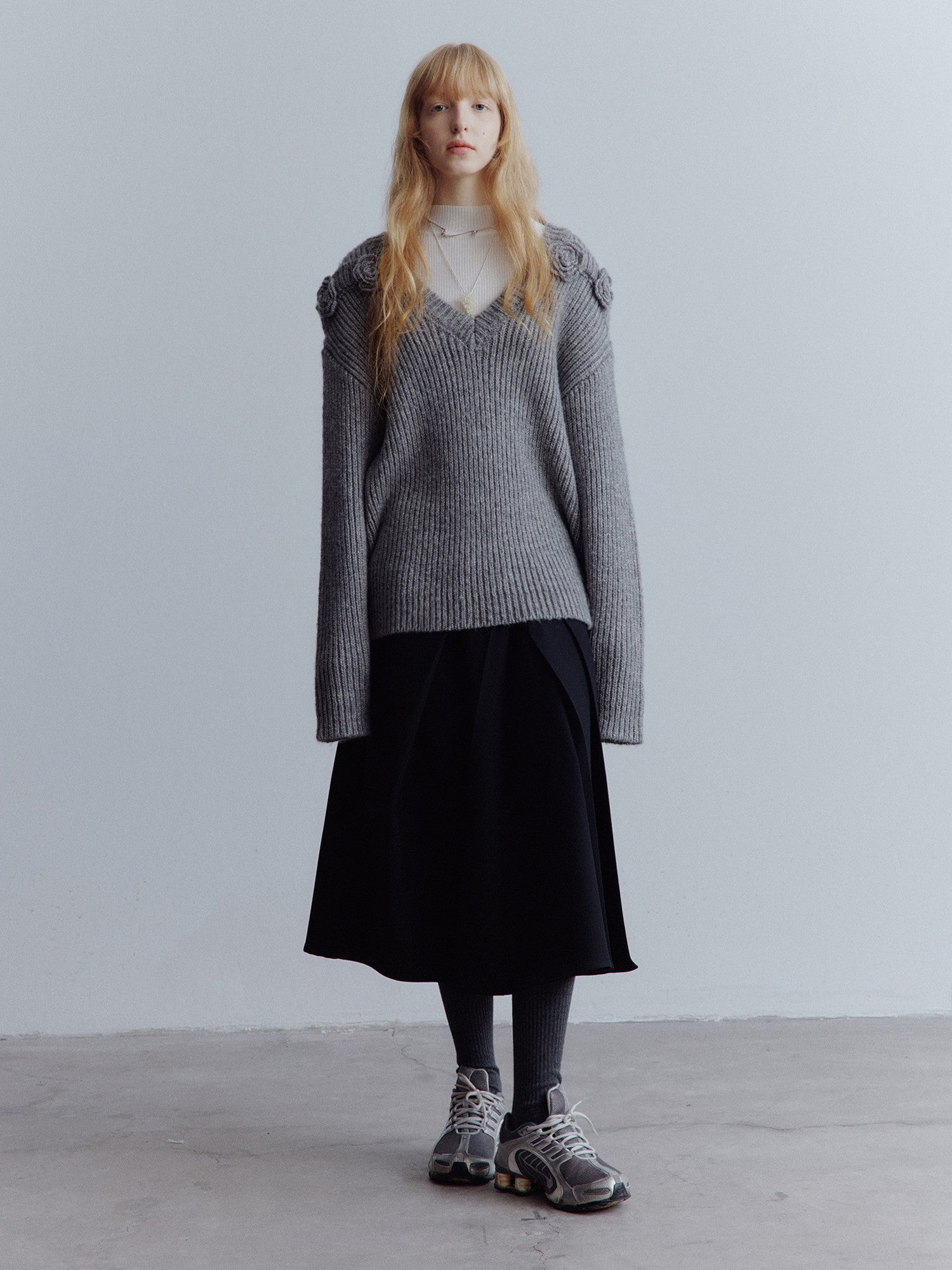 FUSSED_Elegant_Loose_3D_Detail_V-ceck_Women_Casual_Mist_Gray_Midlength_Sweater_MISSTT