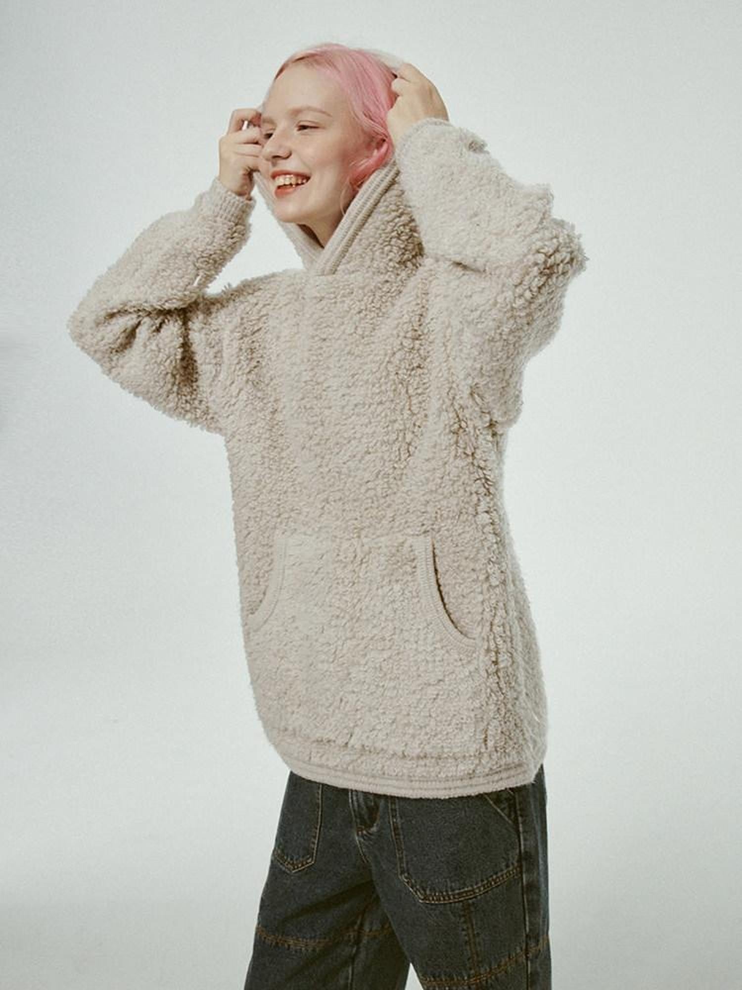 FUSSED Grey White Sheep Motif Hooked Boucle Women&