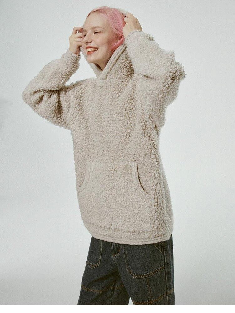 FUSSED Grey White Sheep Motif Hooked Boucle Women&