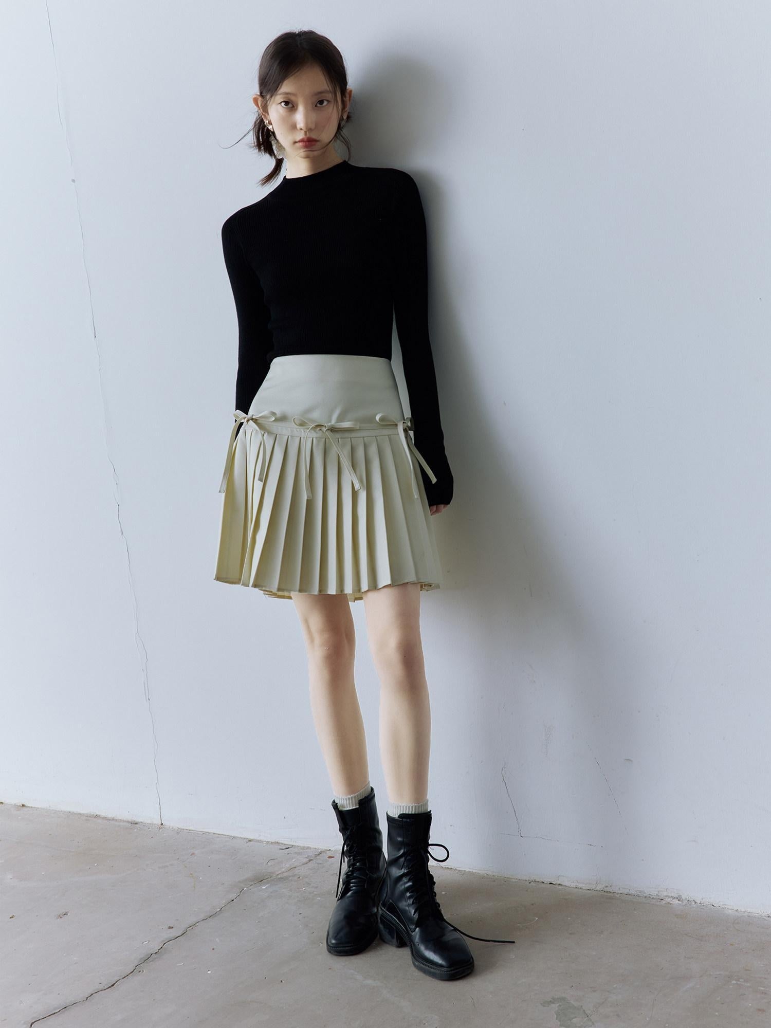 FUSSED High Waist Pleated Preppy Side Zipper 3D Bow Off White Mini Skirt