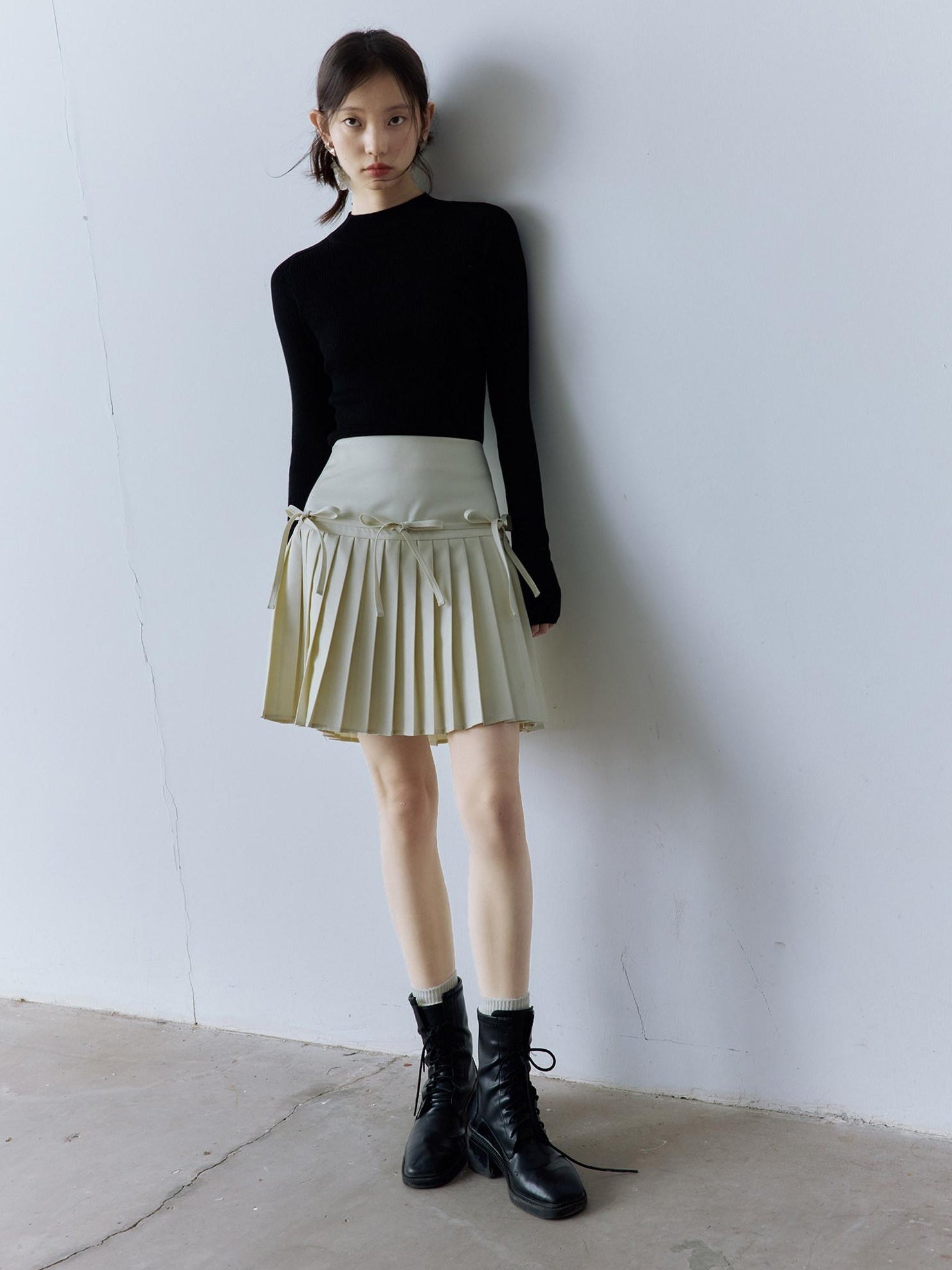 FUSSED High Waist Pleated Preppy Side Zipper 3D Bow Off White Mini Skirt