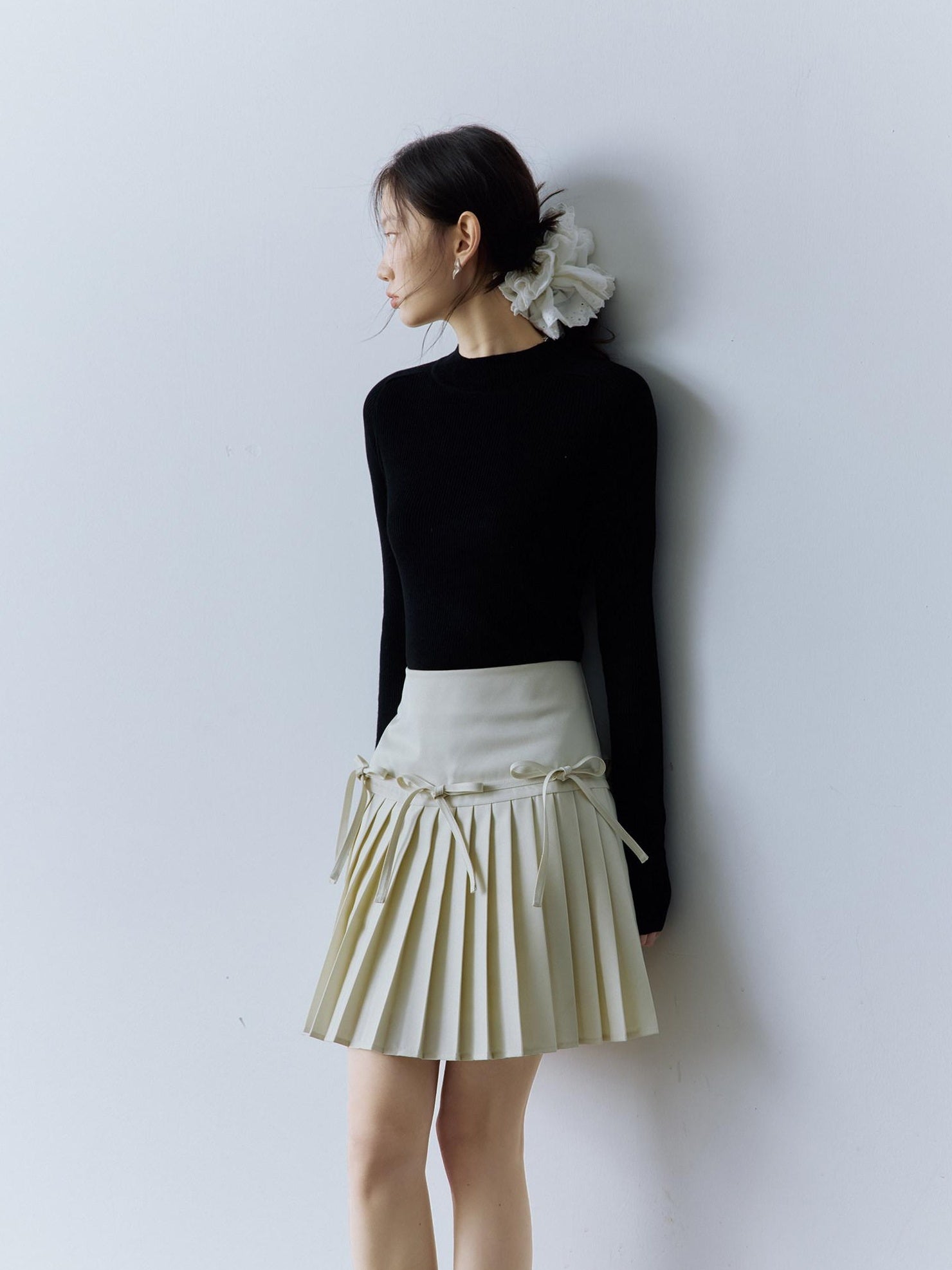 FUSSED High Waist Pleated Preppy Side Zipper 3D Bow Off White Mini Skirt