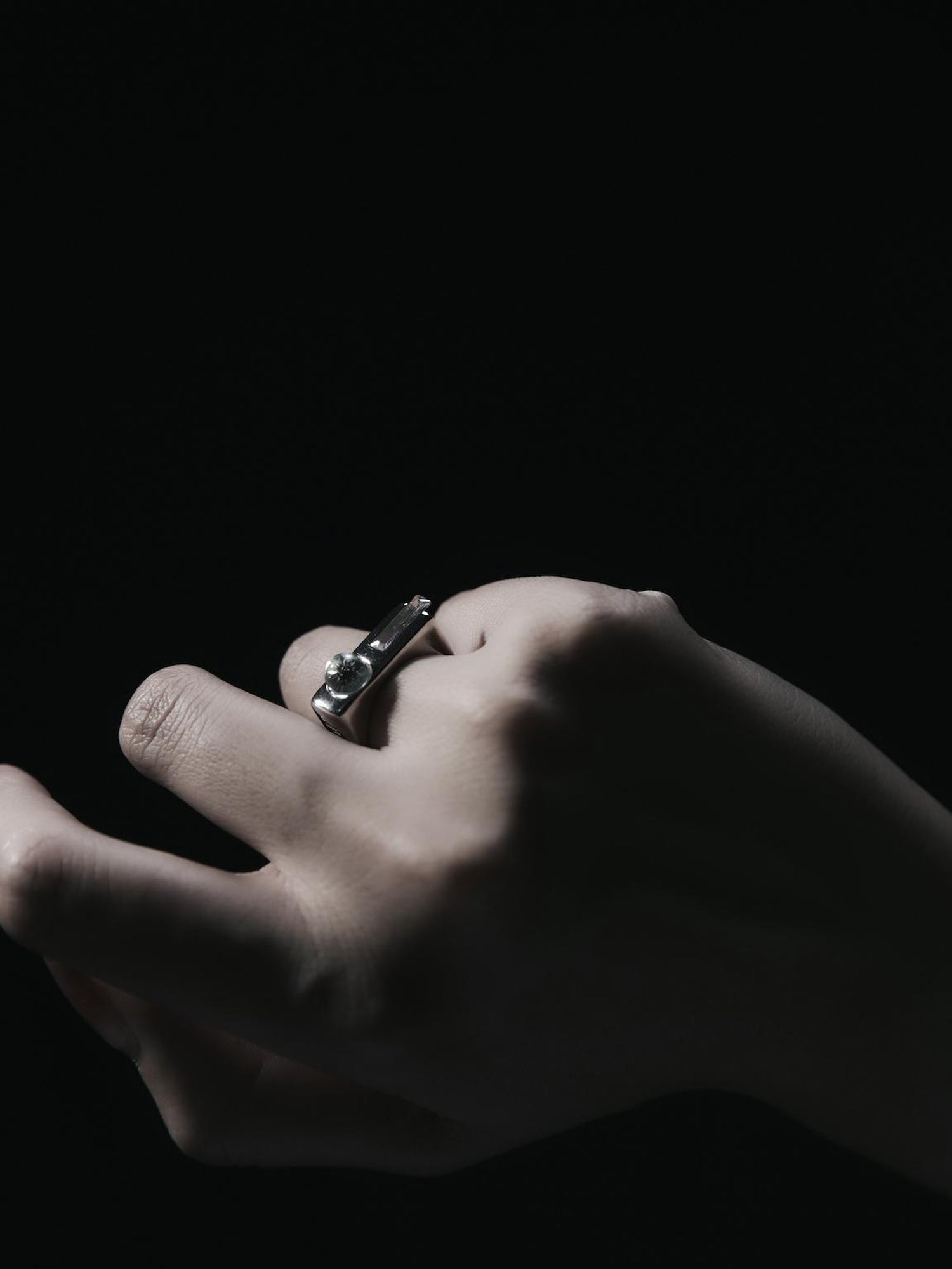 FUSSED Interface Transparent Crystal Ring V-Neck T-Shirt Long-Sleeve