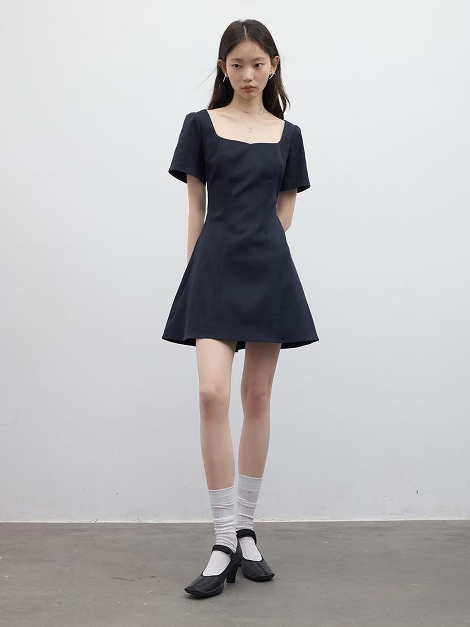 FUSSED Linen Blue Heart Neck Flared Sleeve Midi Dress