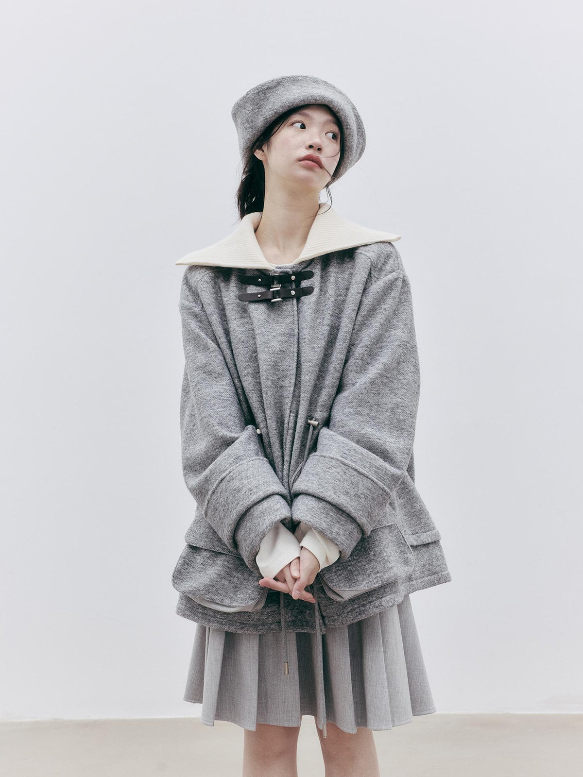 FUSSED Loose Fit Patch Pocket Fur Collar Women&