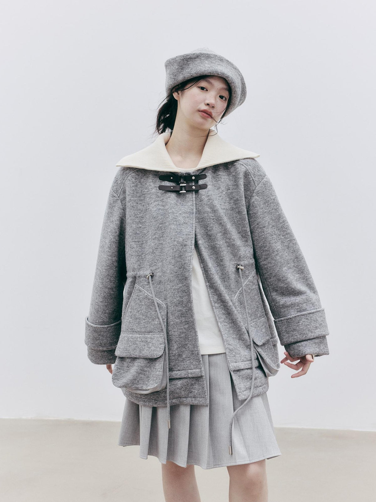 FUSSED Loose Fit Patch Pocket Fur Collar Women&