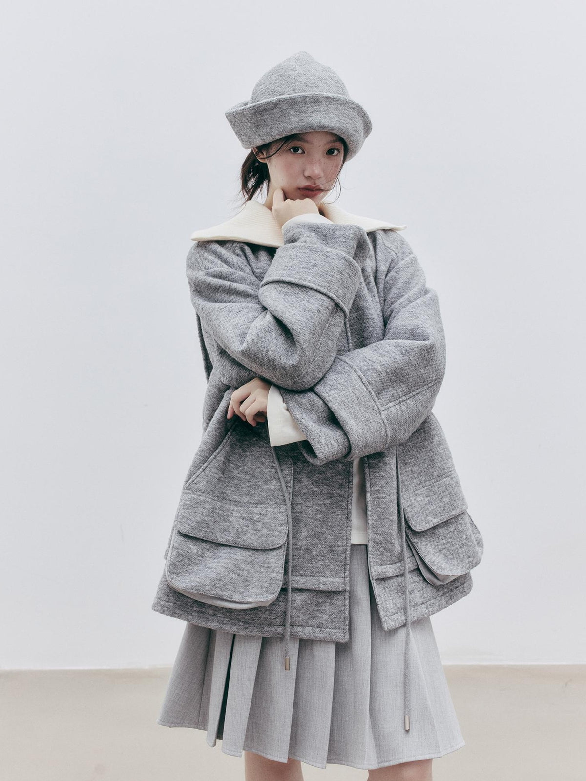 FUSSED Loose Fit Patch Pocket Fur Collar Women&