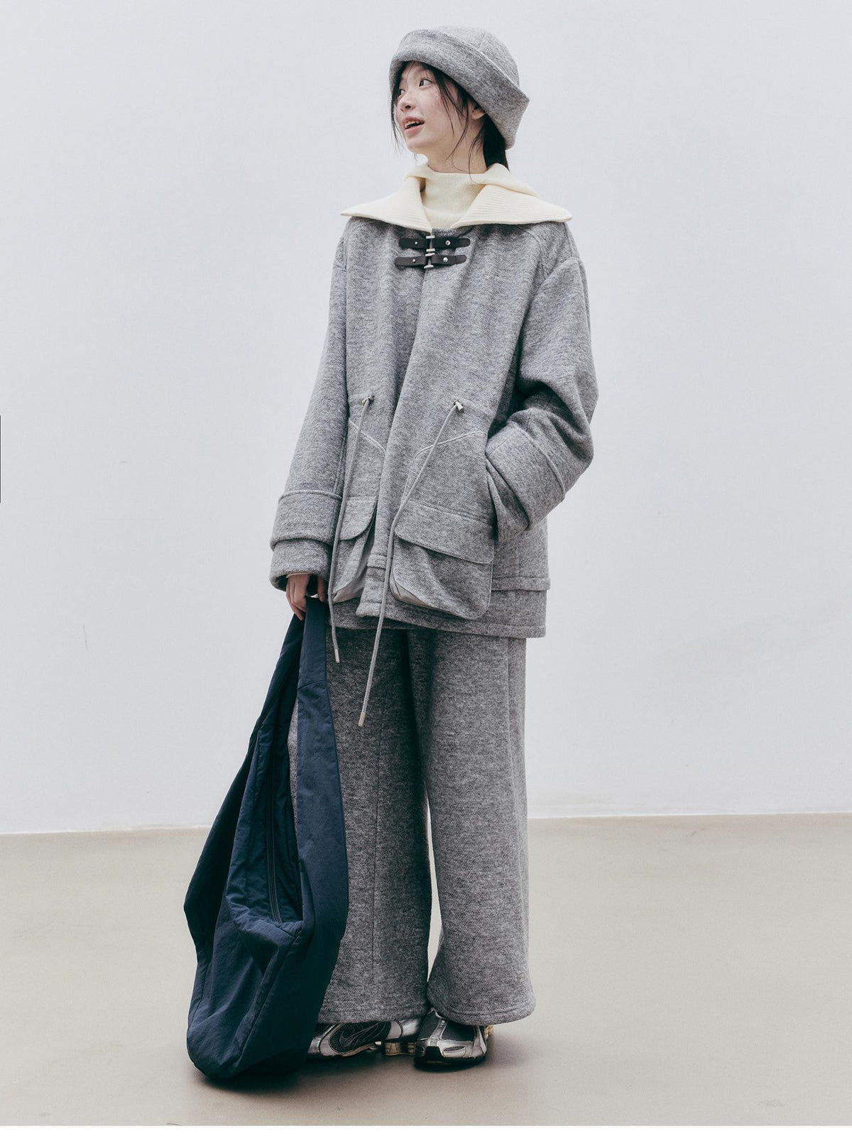 FUSSED Loose Fit Patch Pocket Fur Collar Women&
