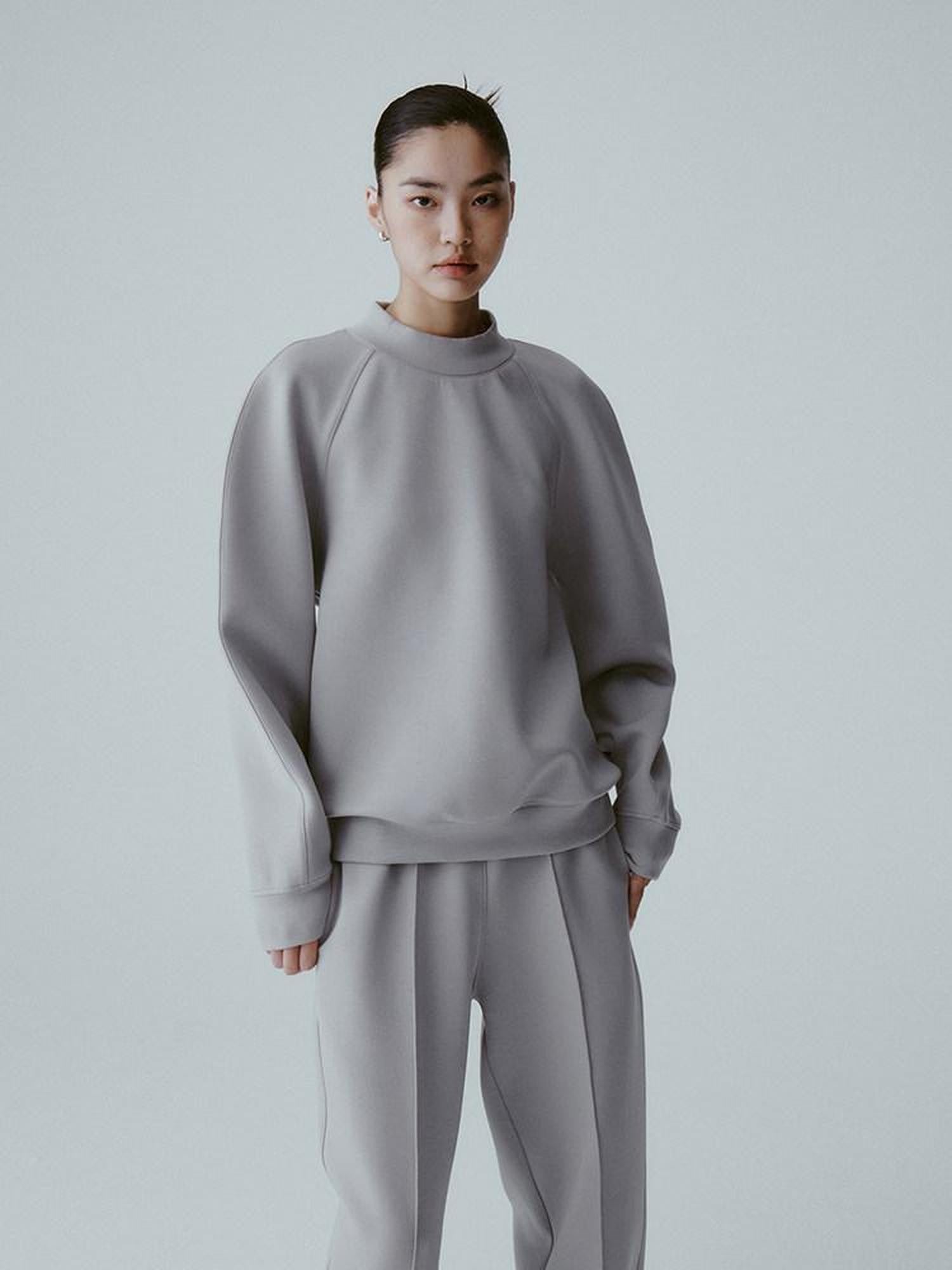 FUSSED Mercury Gray Structured Airy Minimalist Crewneck Raglan Women&