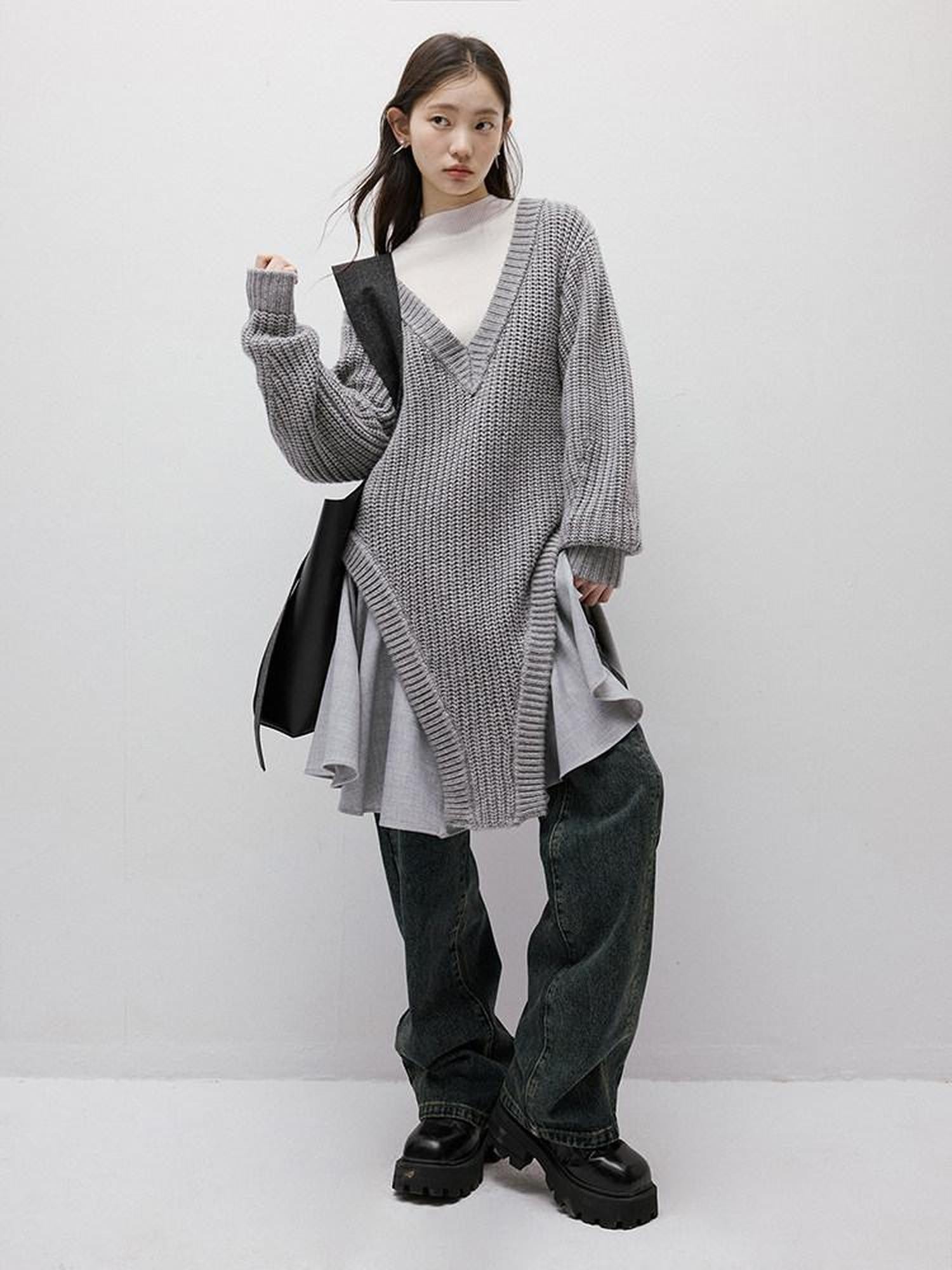 FUSSED Noise Texture Irregular Slouchy V-neck Knit Splice Women&
