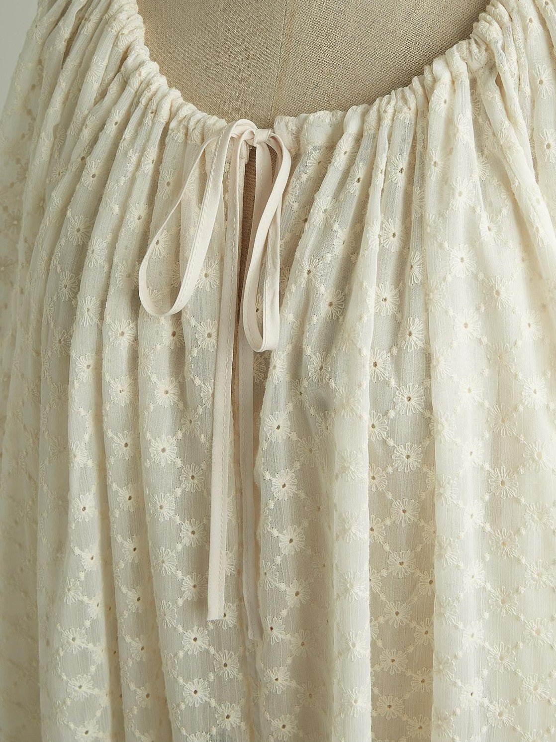 FUSSED Pearl White Embossed Daisy Embroidery Raglan Women&